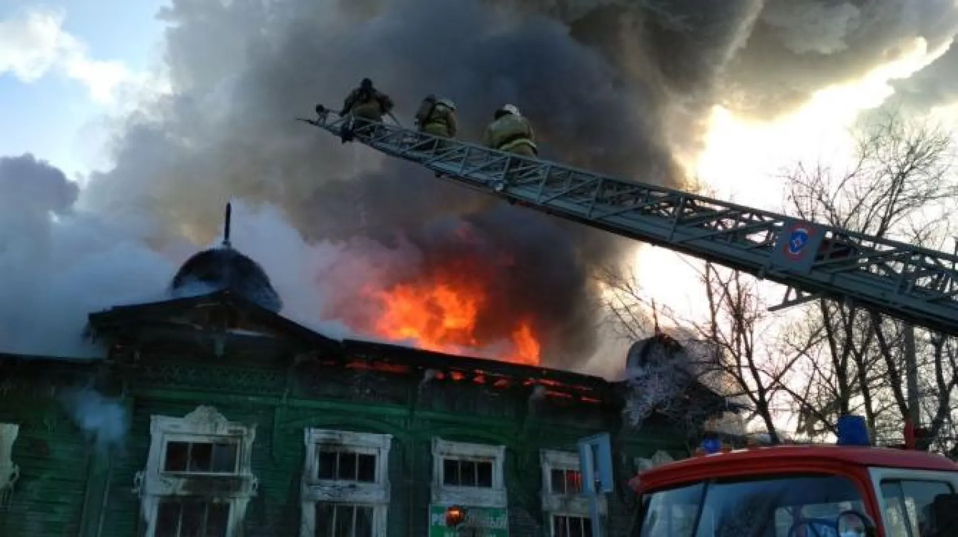 Стали известны подробности пожара в исторической части Барнаула