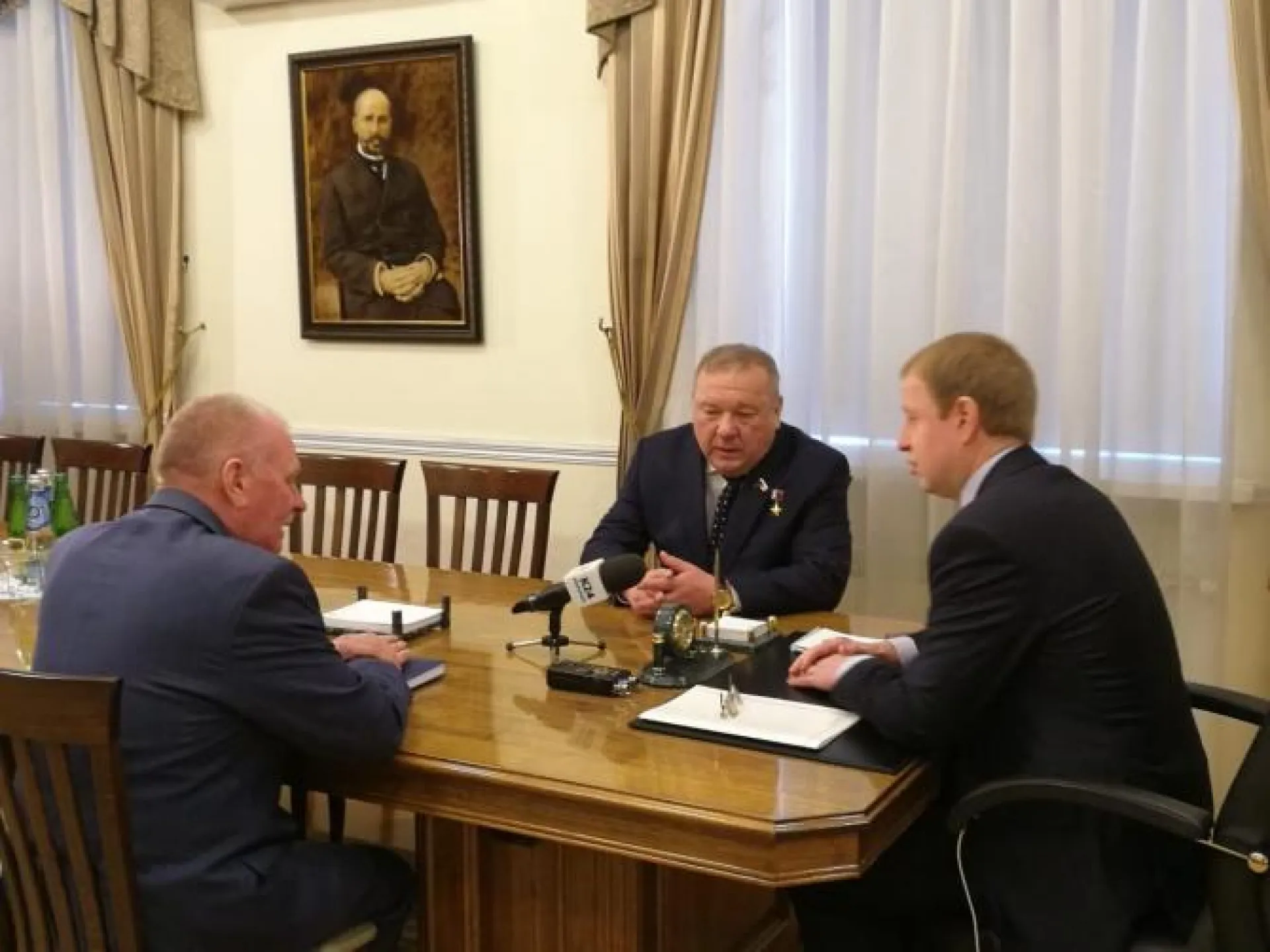 Генерал-полковник Владимир Шаманов встретился с губернатором Алтайского края Генерал-полковник Владимир Шаманов встретился с губернатором Алтайского края
