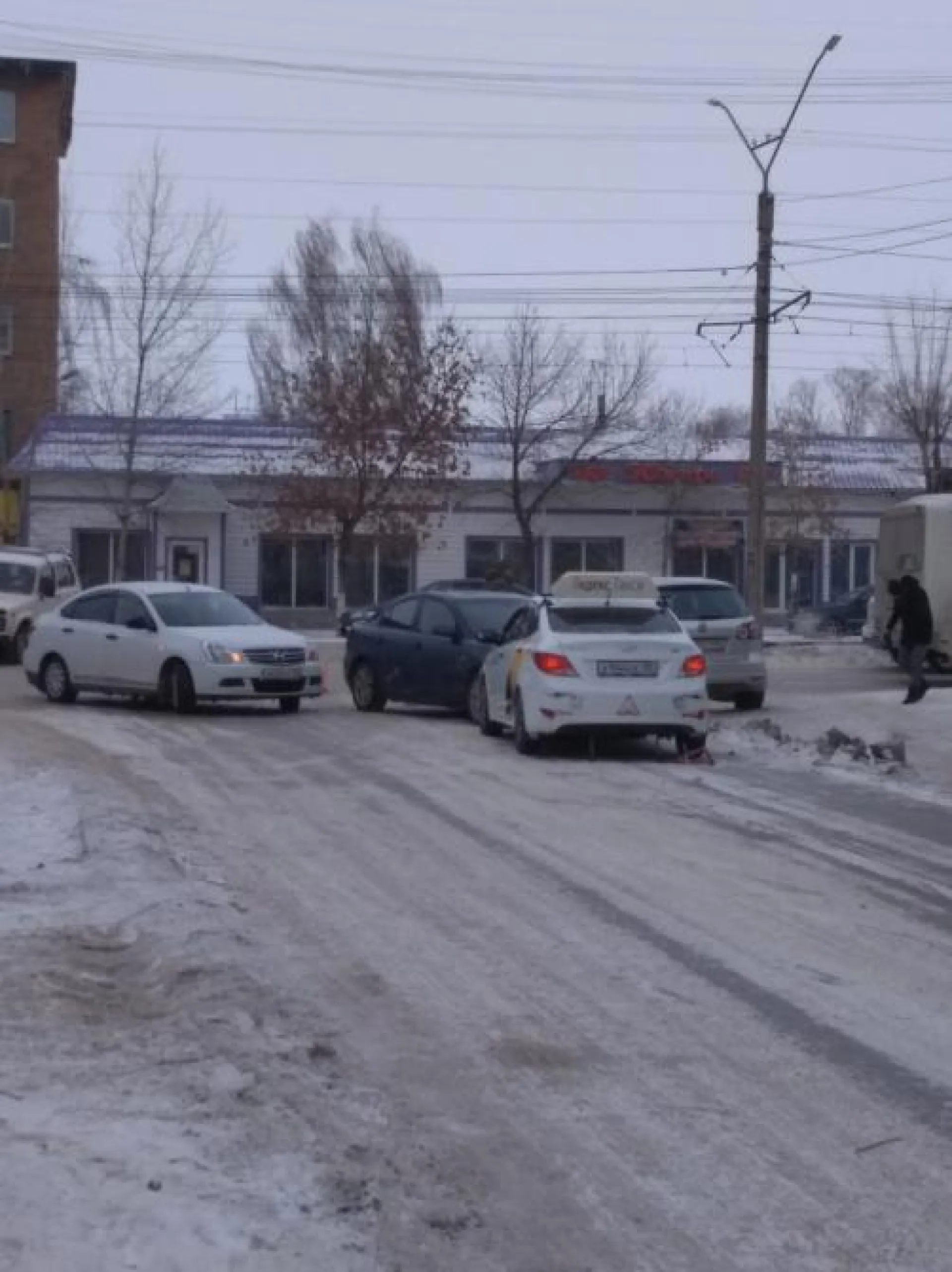 Четыре автомобиля столкнулись на перекрестке в Бийске