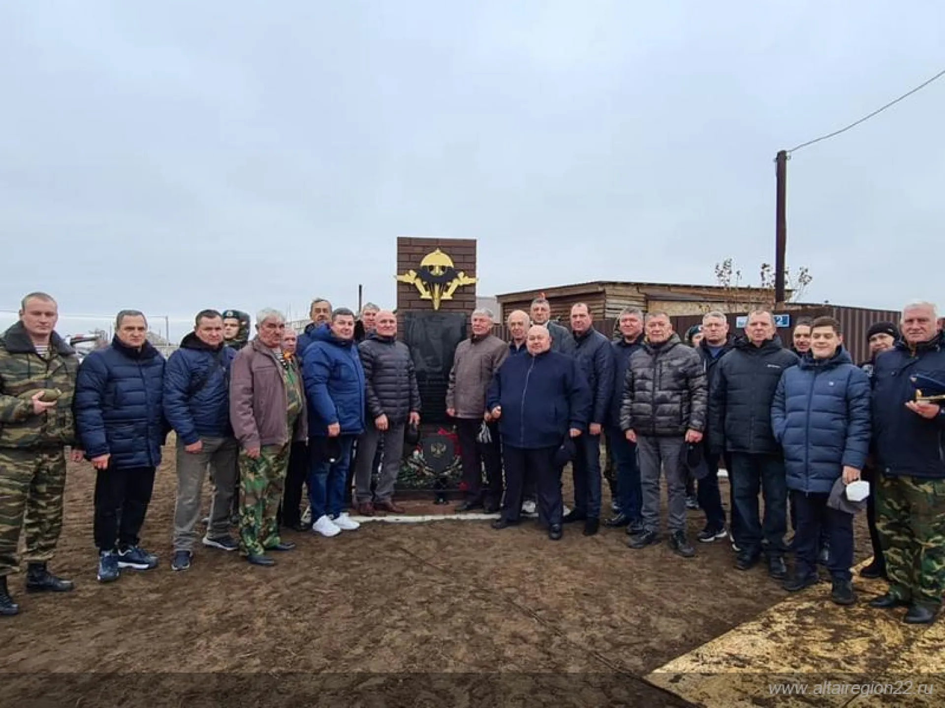 Памятник Герою России открыли в Яровом