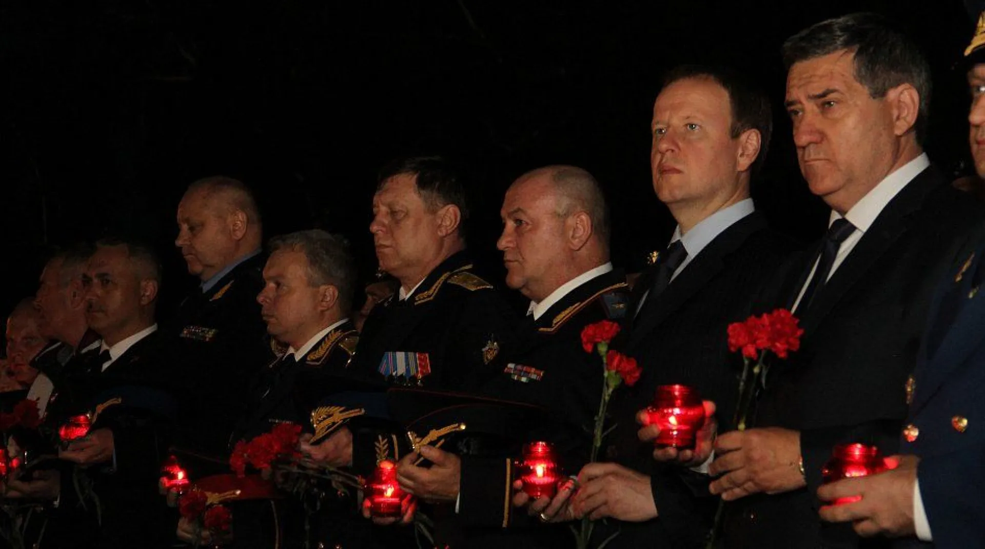 Виктор Томенко принял участие в патриотической акции «Свеча Памяти» Виктор Томенко принял участие в патриотической акции «Свеча Памяти»