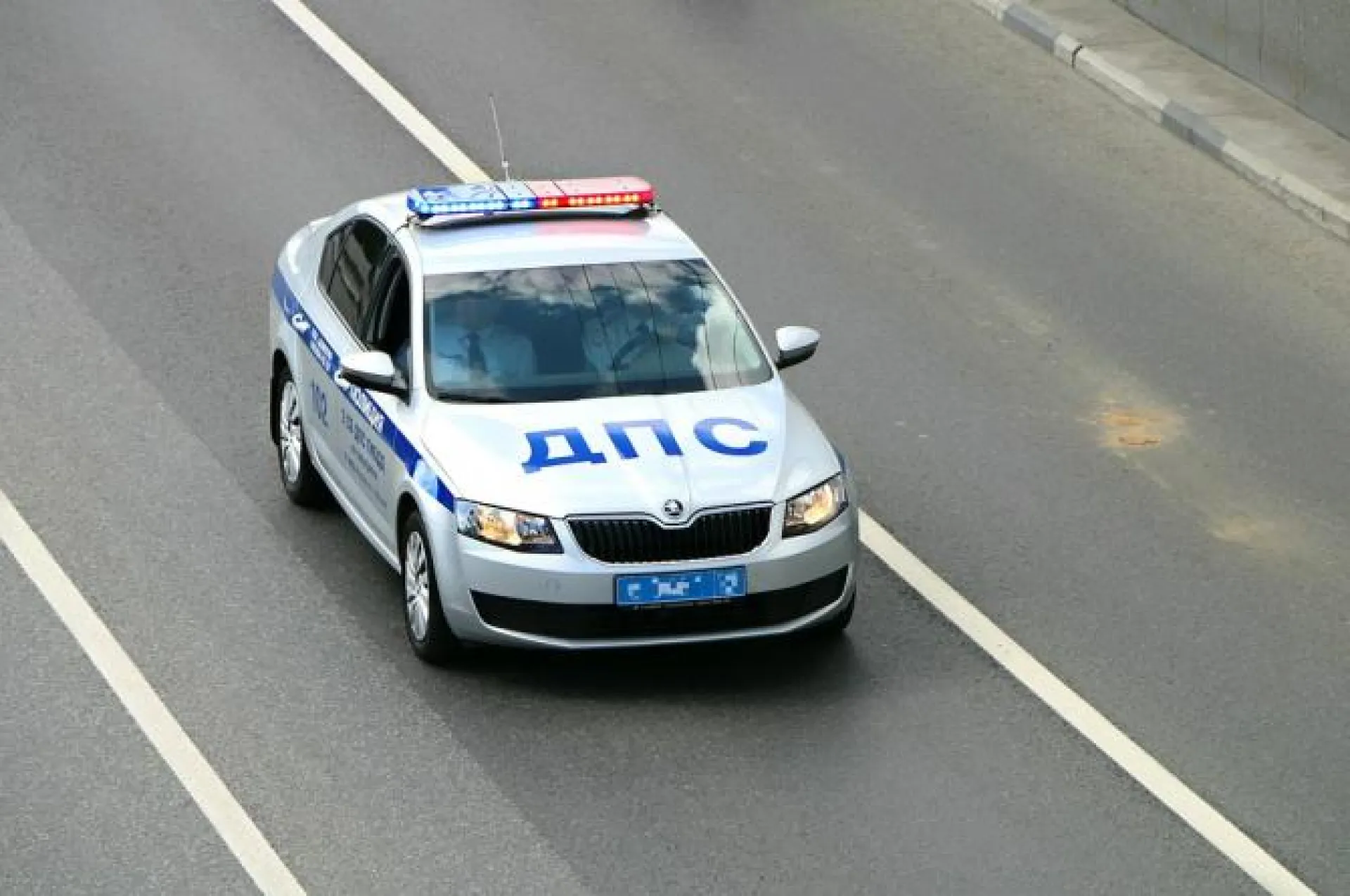 Автоугонщик из Алтайского края переехал инспектора ДПС