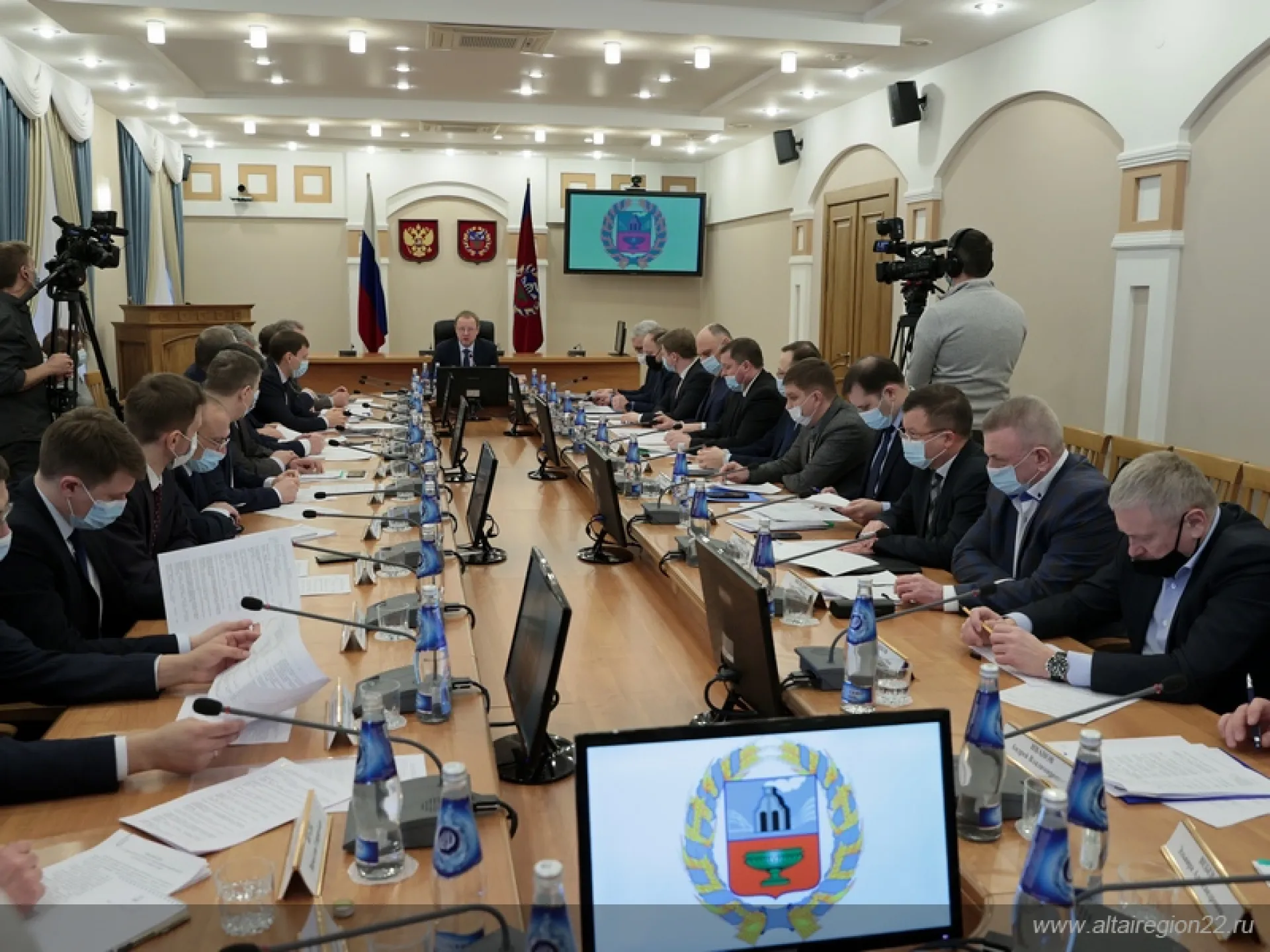 В правительстве Алтайского края обсудили меры по минимизации последствий антироссийских санкций
