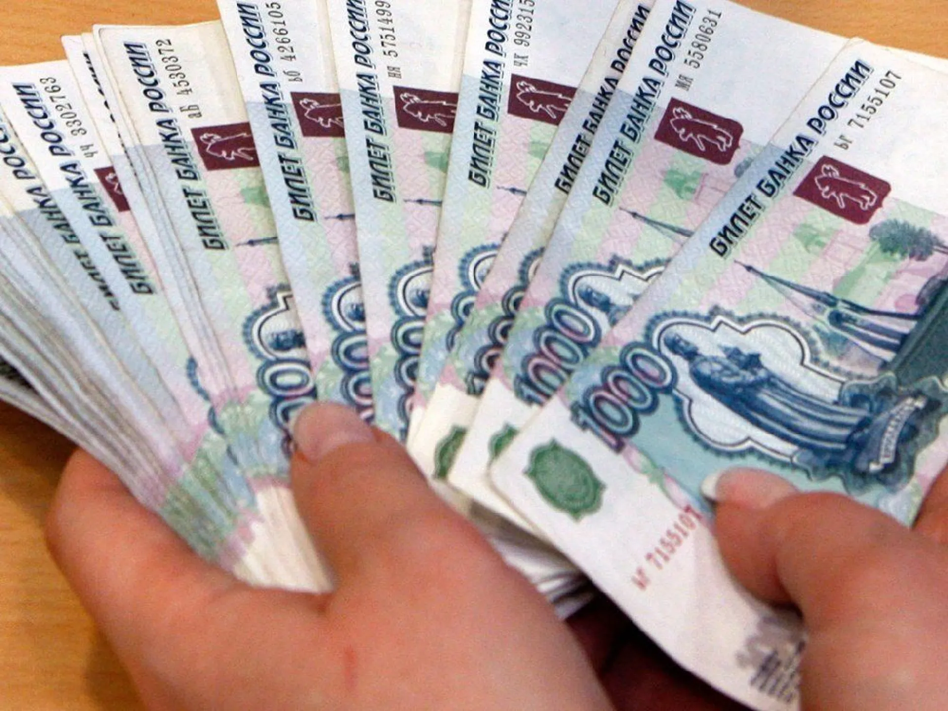 Жителям Алтайского края поднимут зарплату