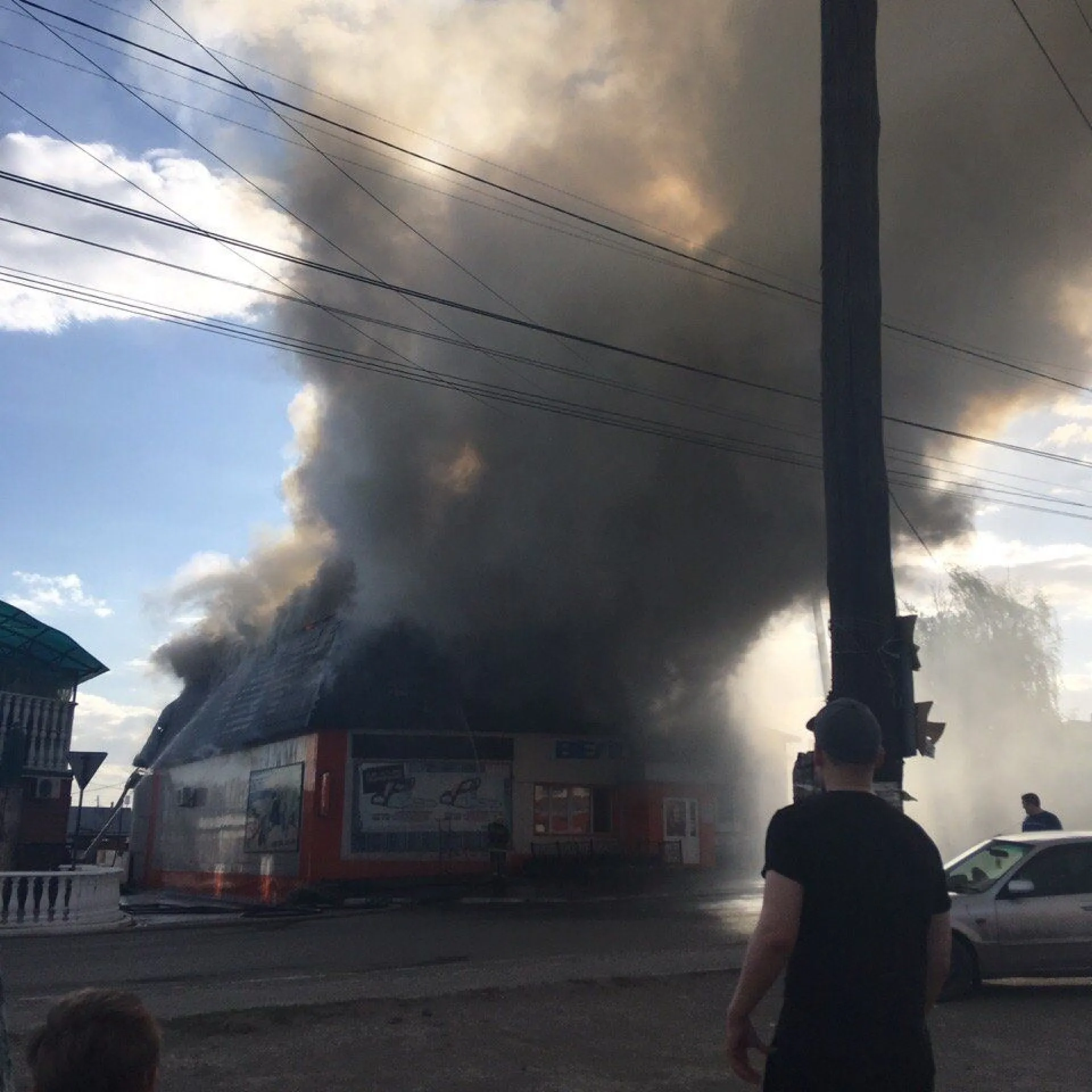 Серьёзный пожар произошёл в Бийске Серьёзный пожар произошёл в Бийске