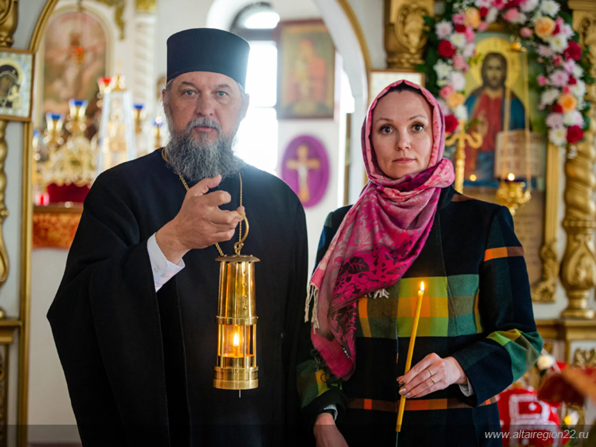 Алтайская компания помогла доставить Благодатный огонь в храмы Алтайского края