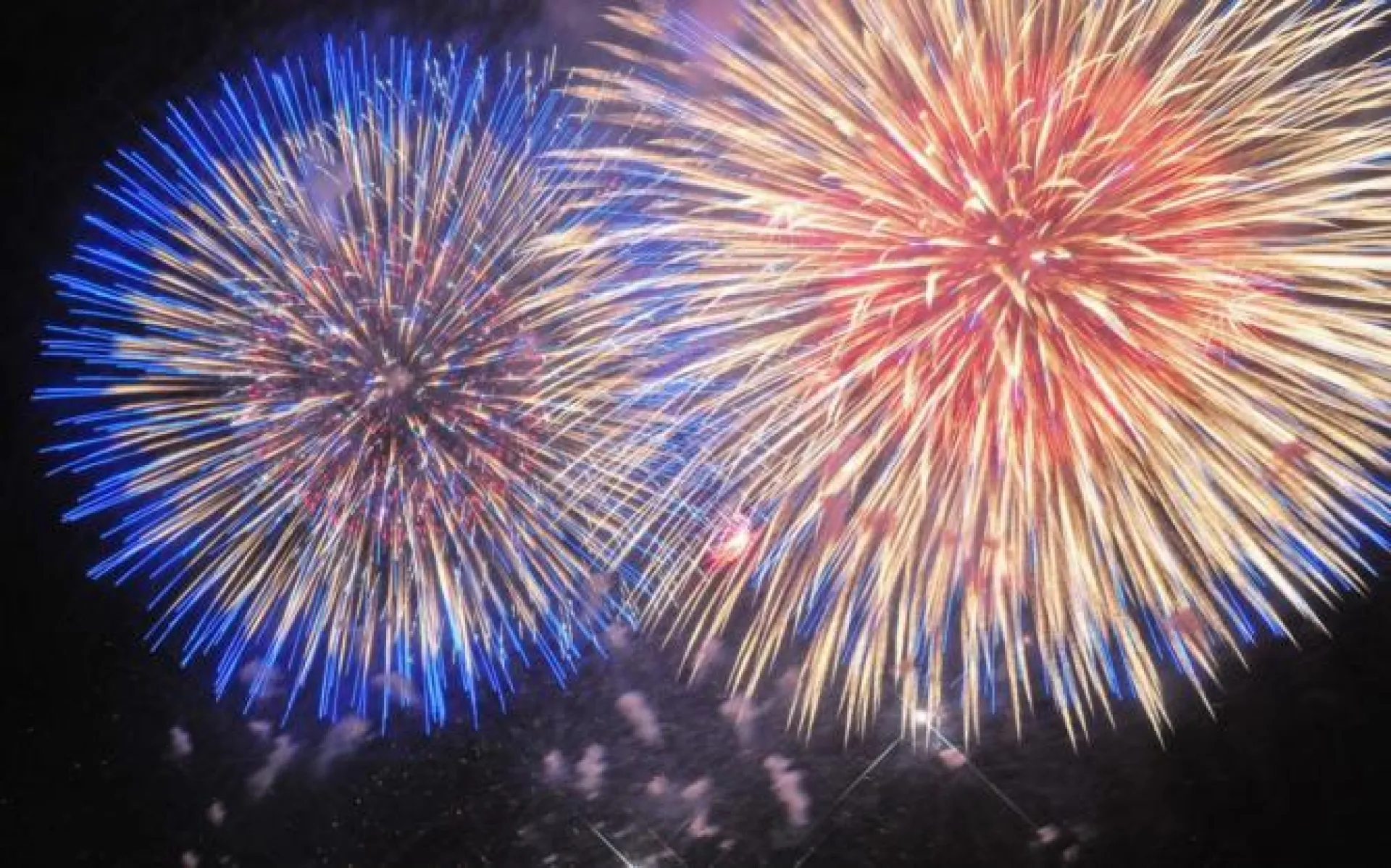 Прямая трансляция салюта в честь Дня Победы в Барнауле 