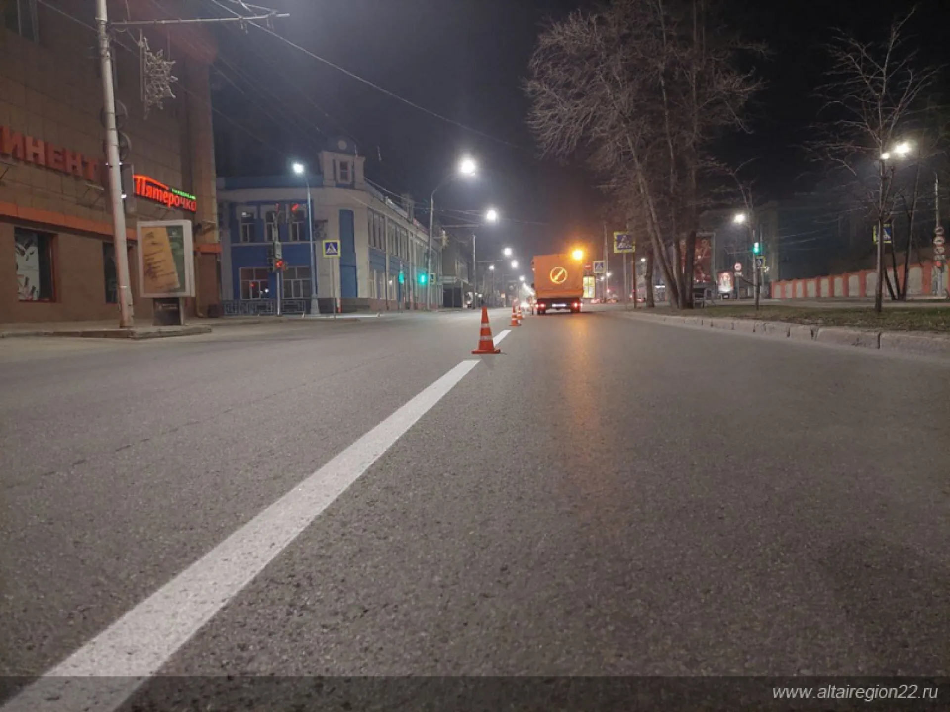 Более 57 тысяч квадратных метров дорожной разметки нанесут на дороги Барнаула Более 57 тысяч квадратных метров дорожной разметки нанесут на дороги Барнаула