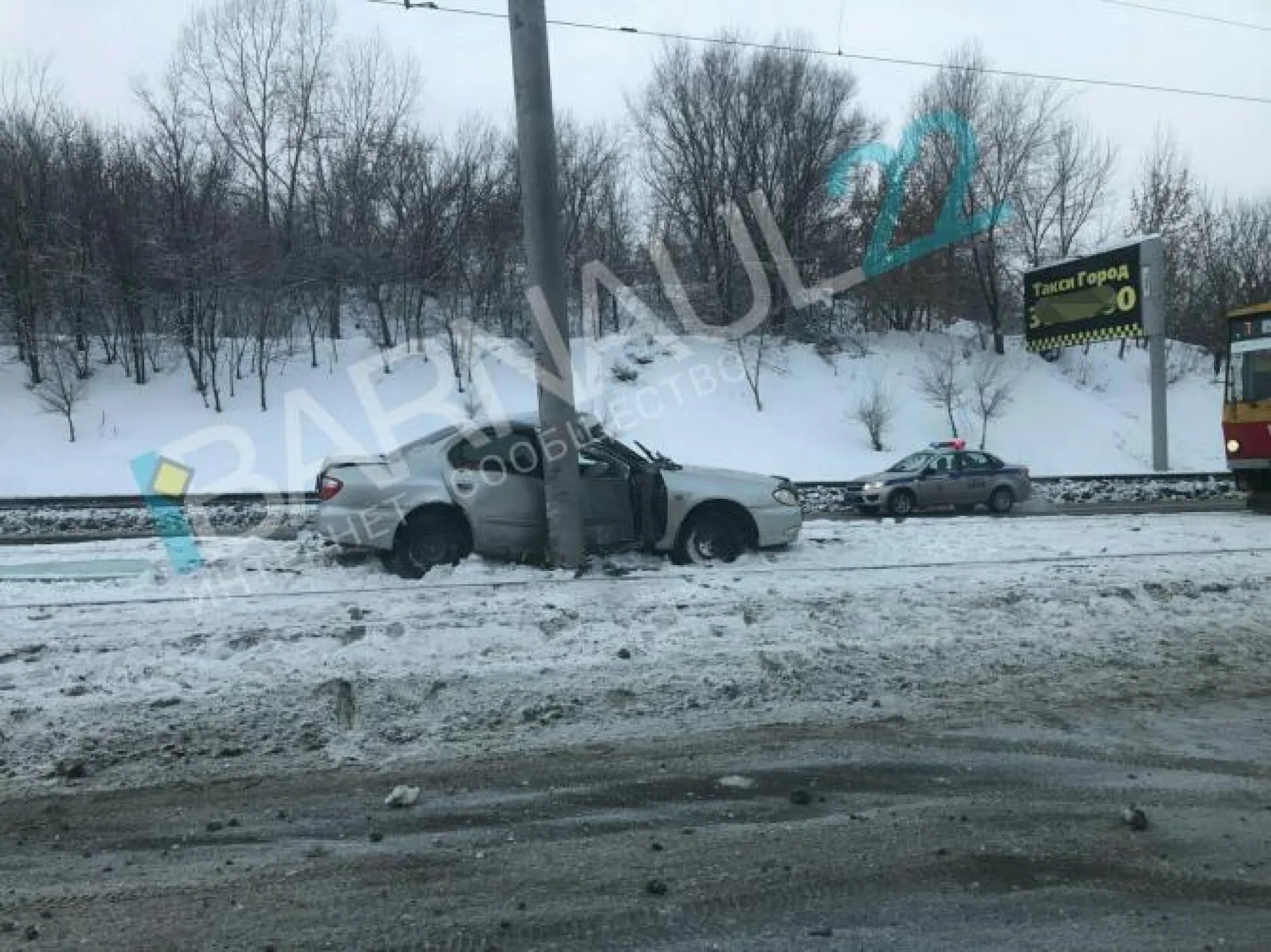 Женщину зажало в салоне автомобиля после ДТП в Барнауле