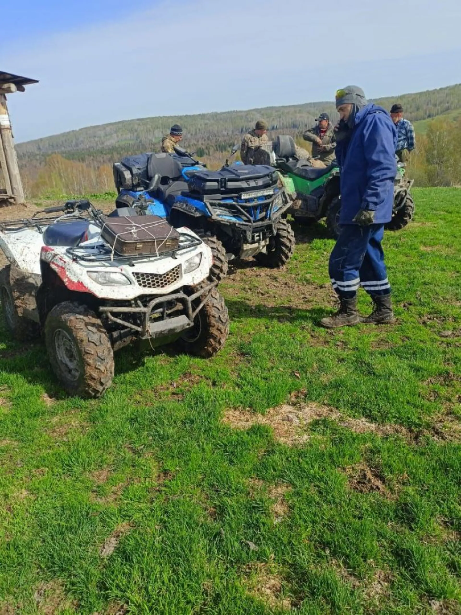 Спасатели пришли на помощь мужчине в Солтонском районе