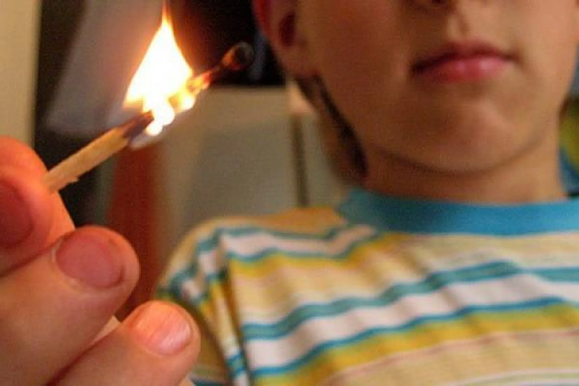 Соцсети: дети подожгли автомобиль в Барнауле