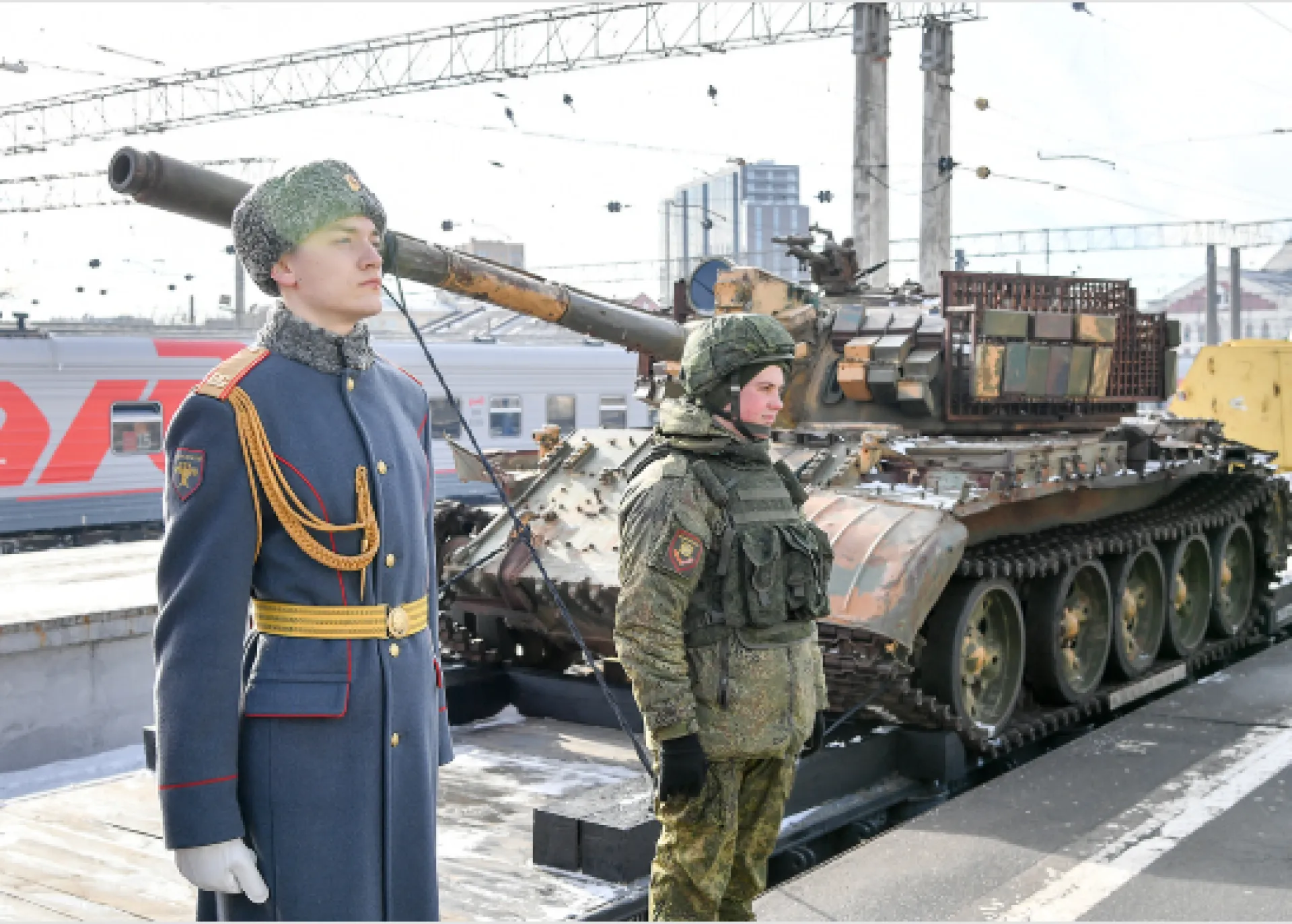 Поезд с трофейным оружием сирийских боевиков приедет в Алтайский край Поезд с трофейным оружием сирийских боевиков приедет в Алтайский край
