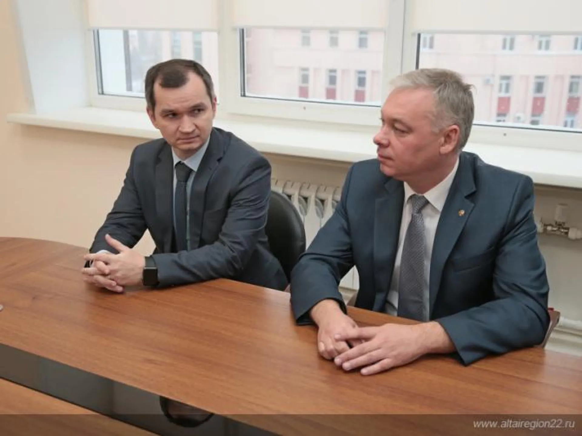 Губернатор Виктор Томенко представил министра цифрового развития и начальника управления печати и массовых коммуникаций Алтайского края Губернатор Виктор Томенко представил министра цифрового развития и начальника управления печати и массовых коммуникаций Алтайского края