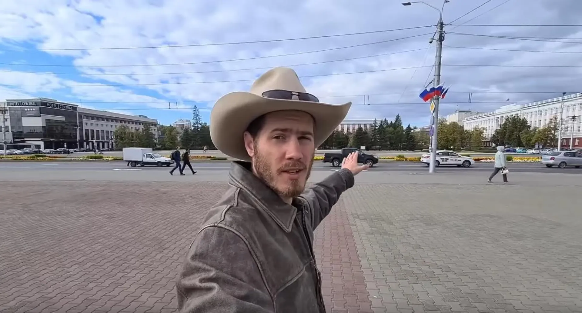 Блогер из Австралии приехал в Барнаул и назвал его сибирским сокровищем