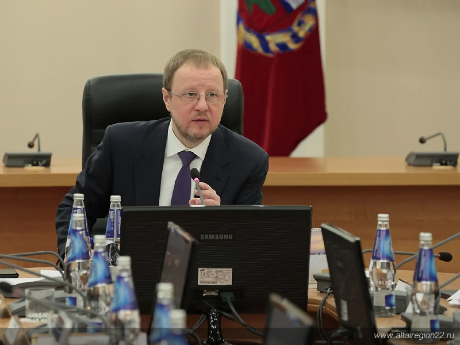 Правительство Алтайского края следит за наличием продуктов и лекарств в торговых сетях и аптеках Правительство Алтайского края следит за наличием продуктов и лекарств в торговых сетях и аптеках