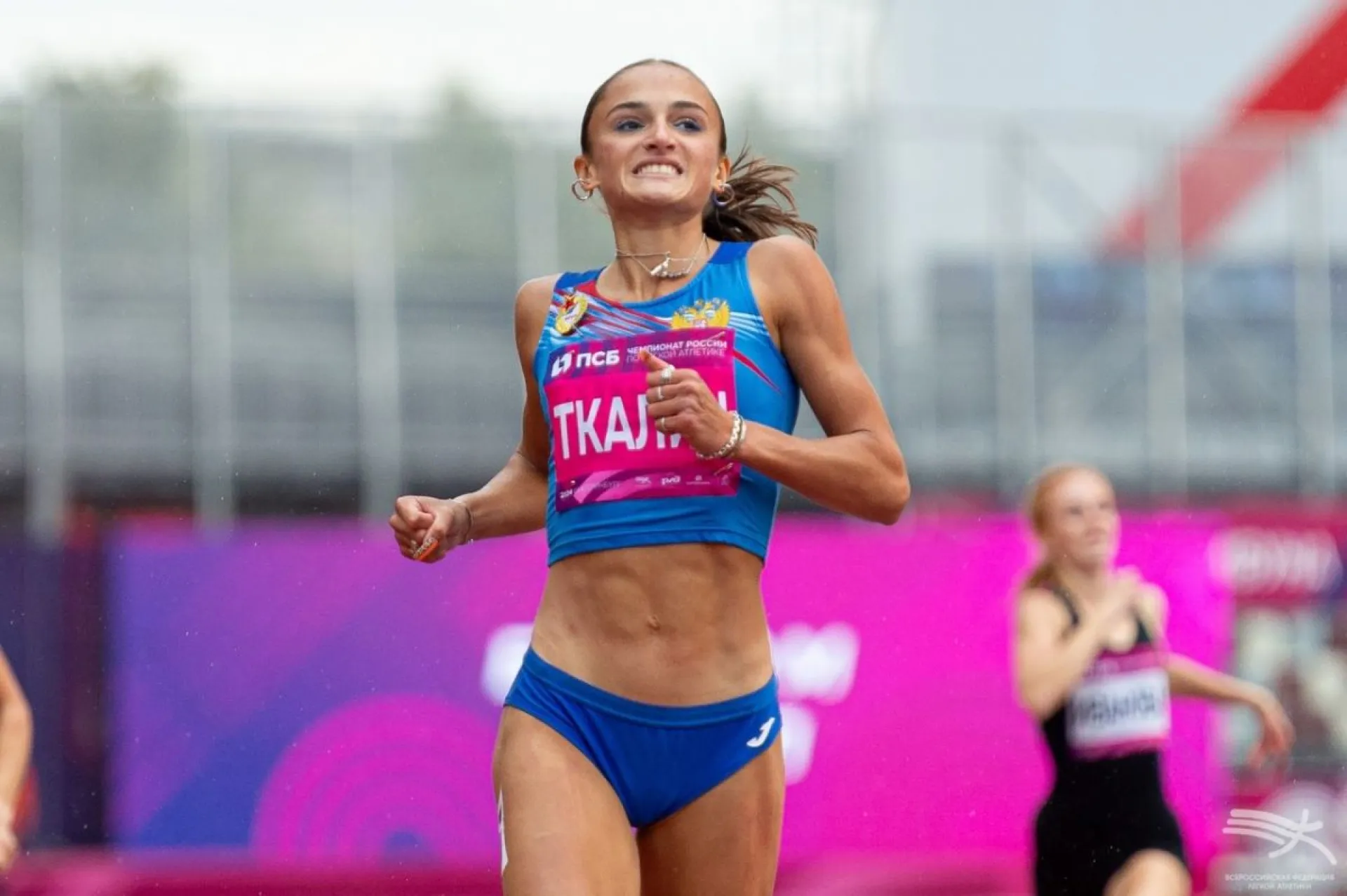 Алтайская легкоатлетка начала сезон с победы на чемпионате России