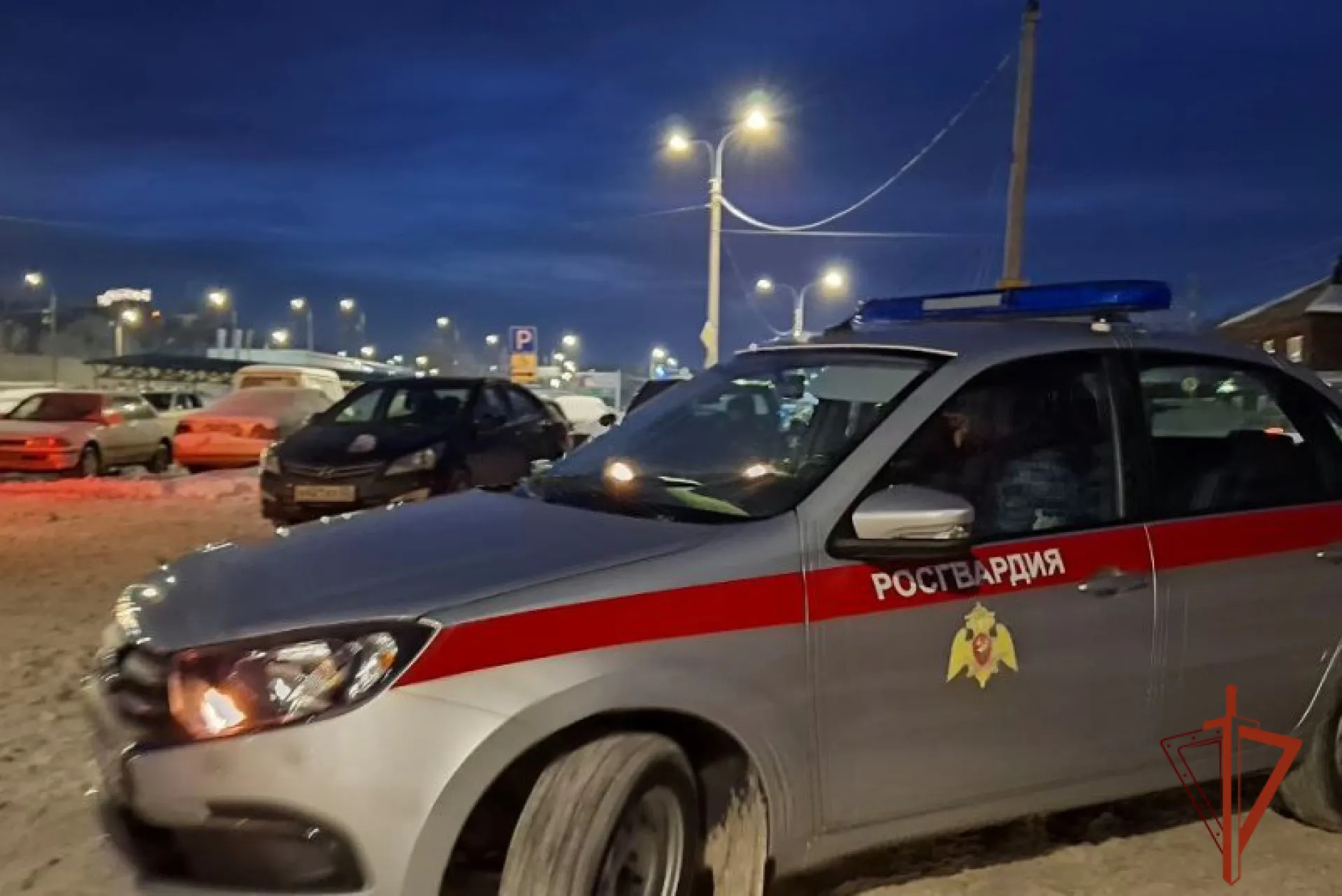 Росгвардейцы помогли потушить пожар в Государственном музее истории литературы, искусства и культуры Алтая