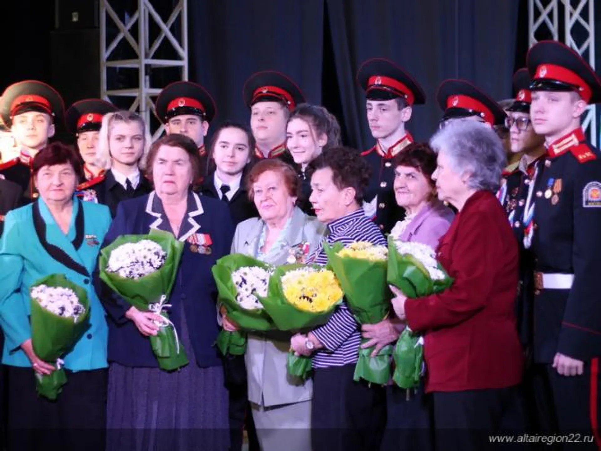 Памятные мероприятия, посвященные 75-летию снятия блокады Ленинграда, проходят в Алтайском крае