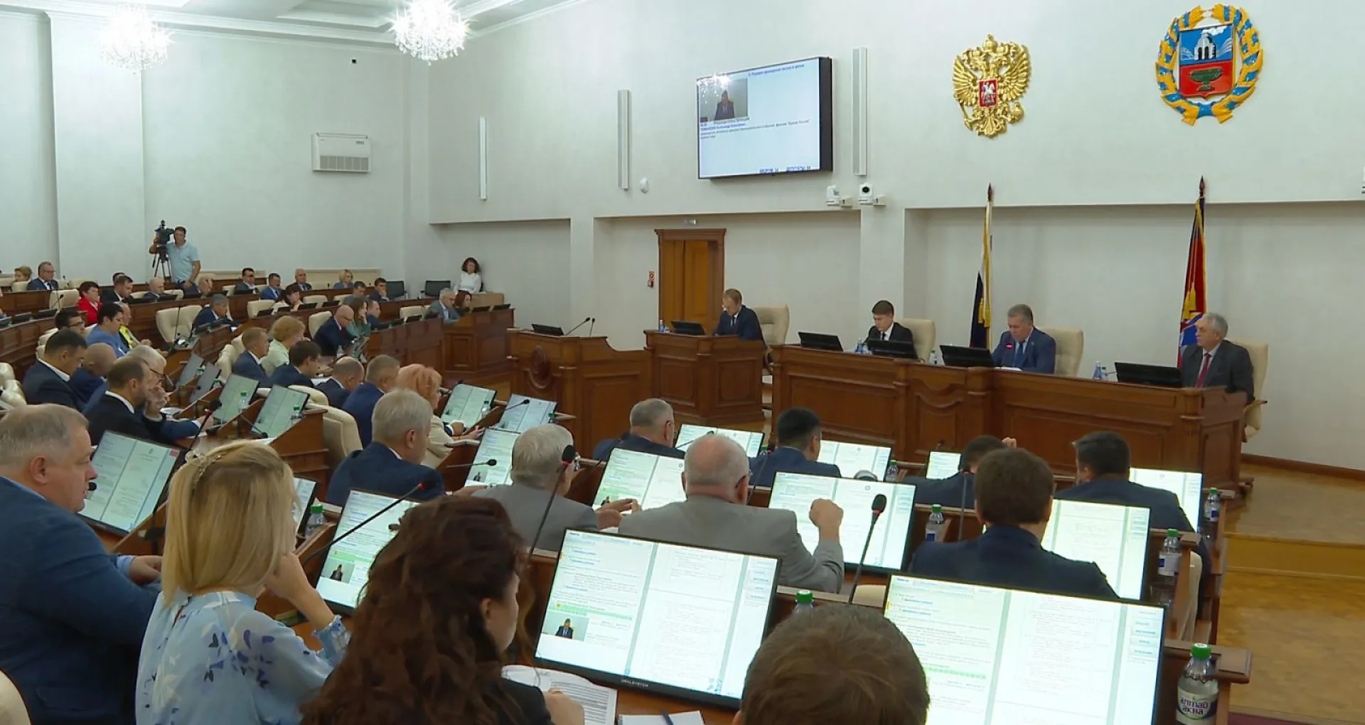 Штрафы до трёх тысяч рублей будут назначать за неубранную листву и оставленный мусор жителям Алтайского края