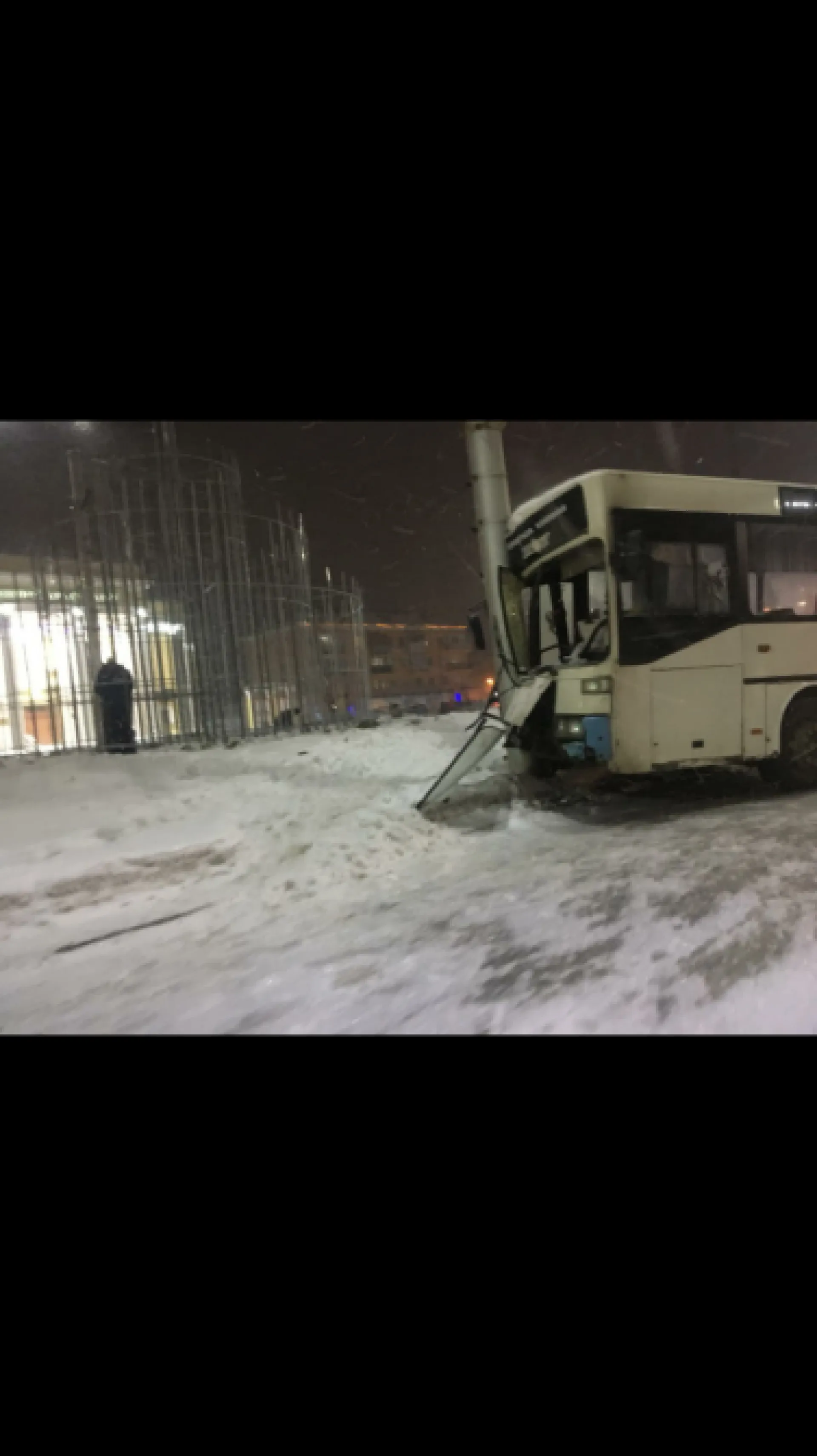 Глава Барнаула Сергей Дугин взял на контроль аварию с  участием пассажирского автобуса