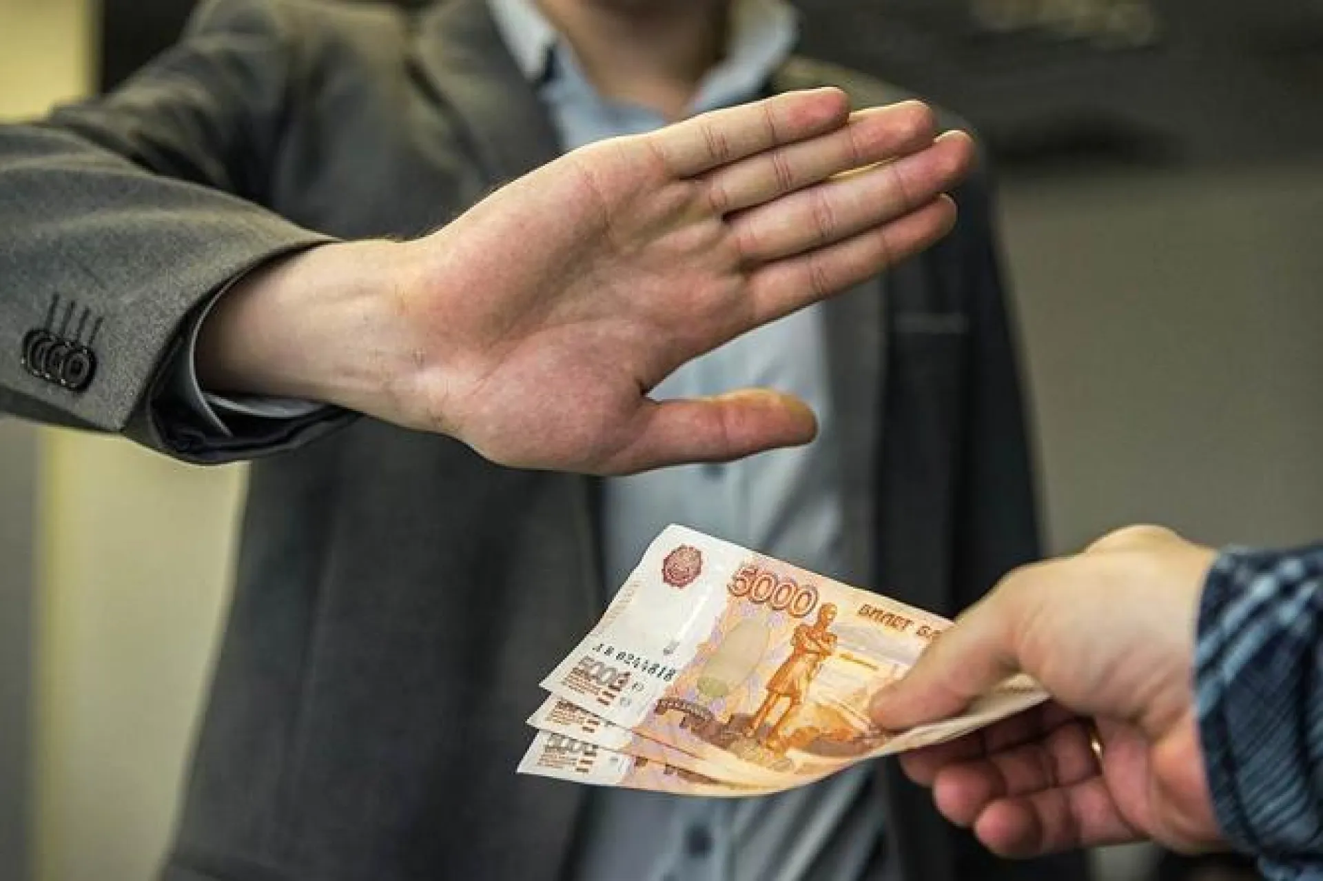СМИ: руководителя антикоррупционного управления краевого МВД задержали в Барнауле СМИ: руководителя антикоррупционного управления краевого МВД задержали в Барнауле