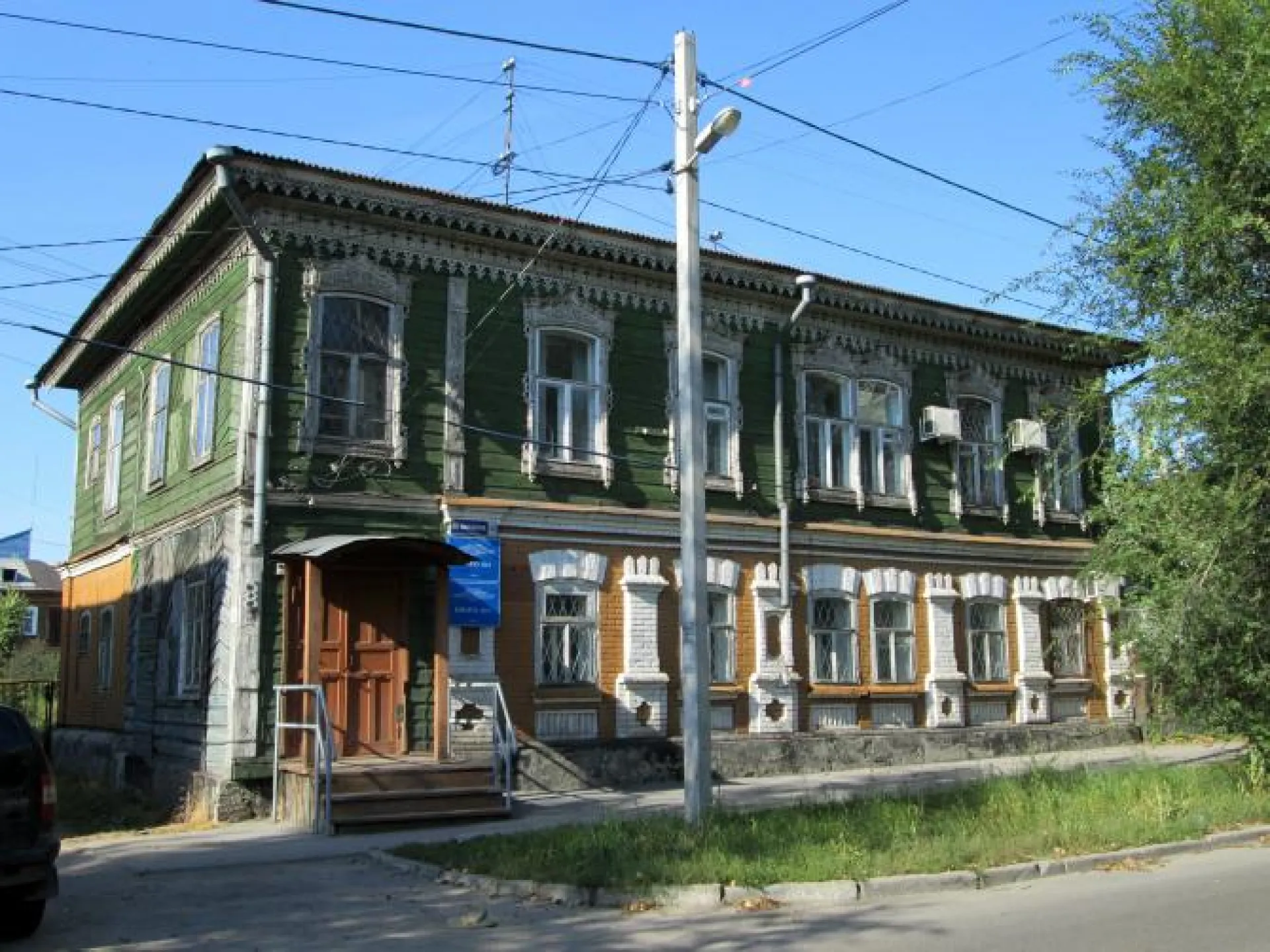 Исторический дом продают в центре Барнаула