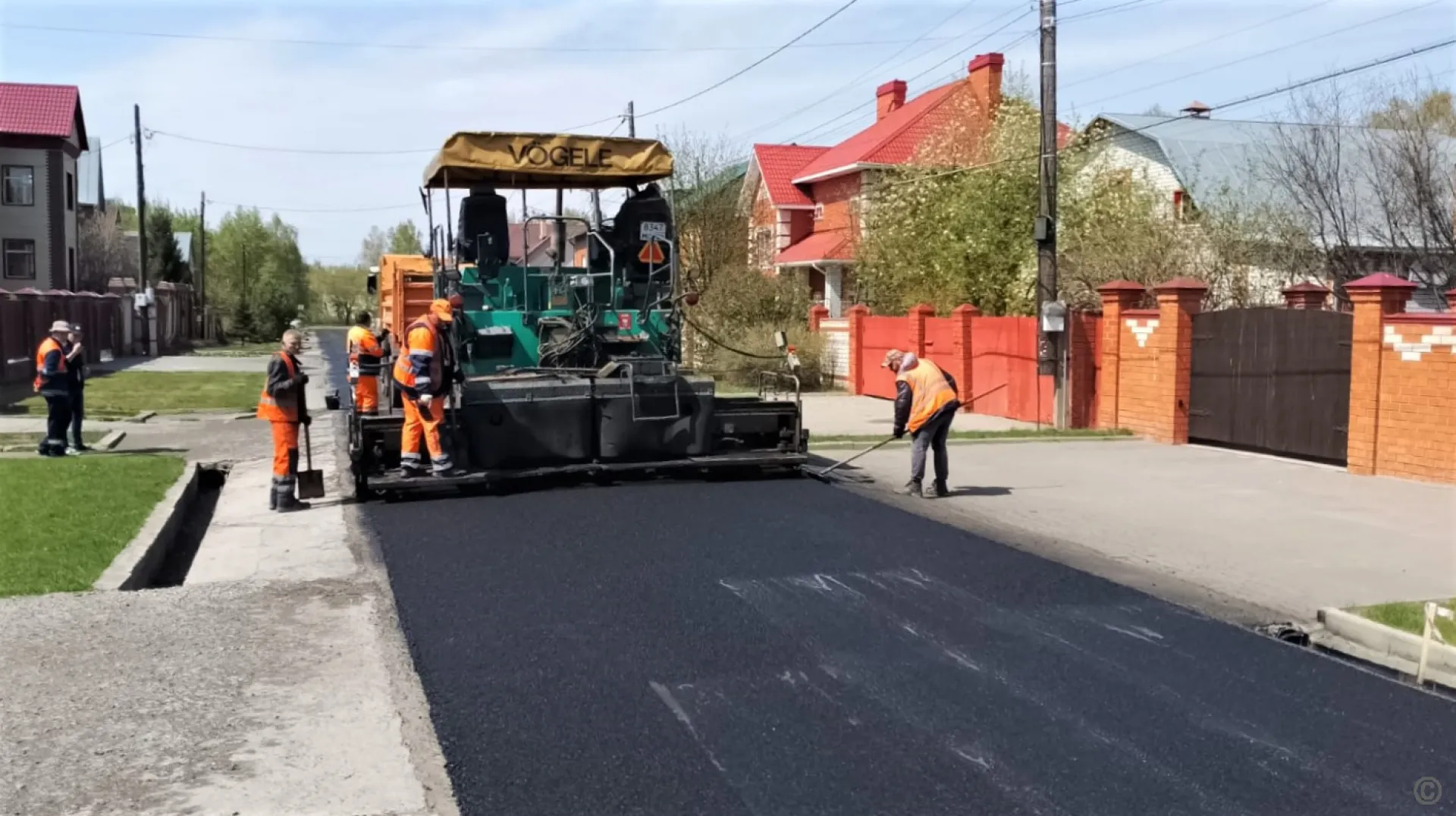 Более 6 тысяч квадратных метров дорог отремонтировали в Барнауле Более 6 тысяч квадратных метров дорог отремонтировали в Барнауле