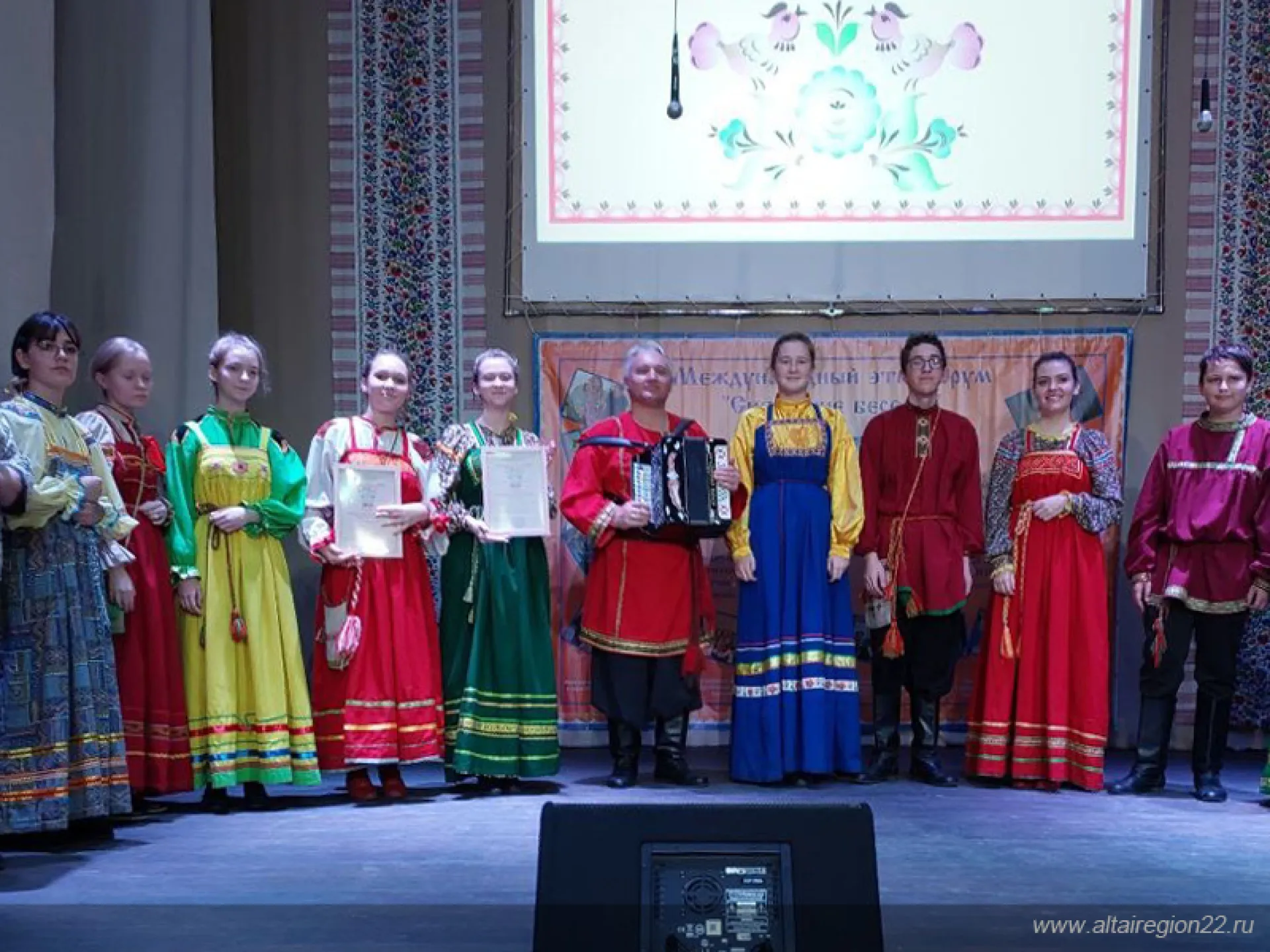 Переговоры представителей Алтайского края и Казахстана прошли в рамках этнофорума «Сибирские беседы»