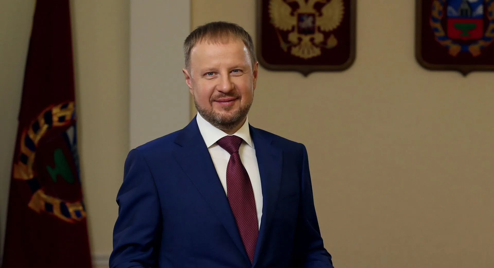 Дочь Роберта Рождественского поздравила губернатора Виктора Томенко с днём рождения