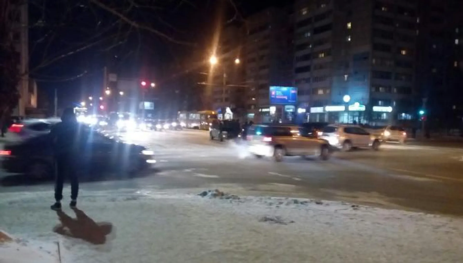 ДТП: движение почти остановилось в центре Барнаула