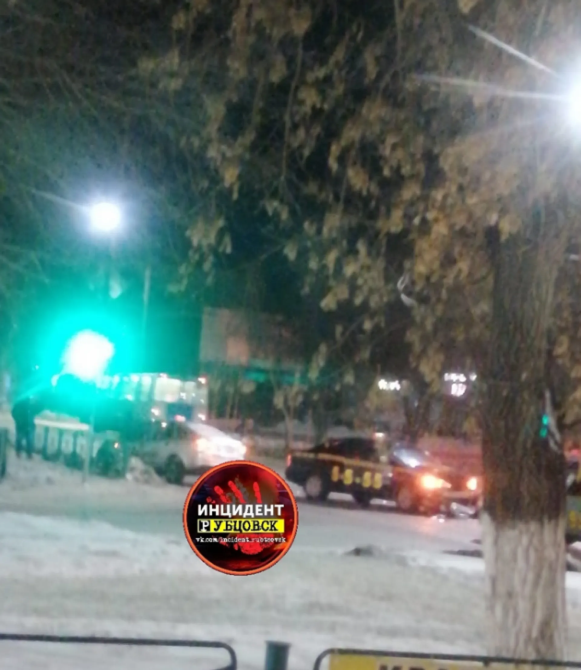 Очевидцы: две машины такси пострадали в ДТП в Рубцовске