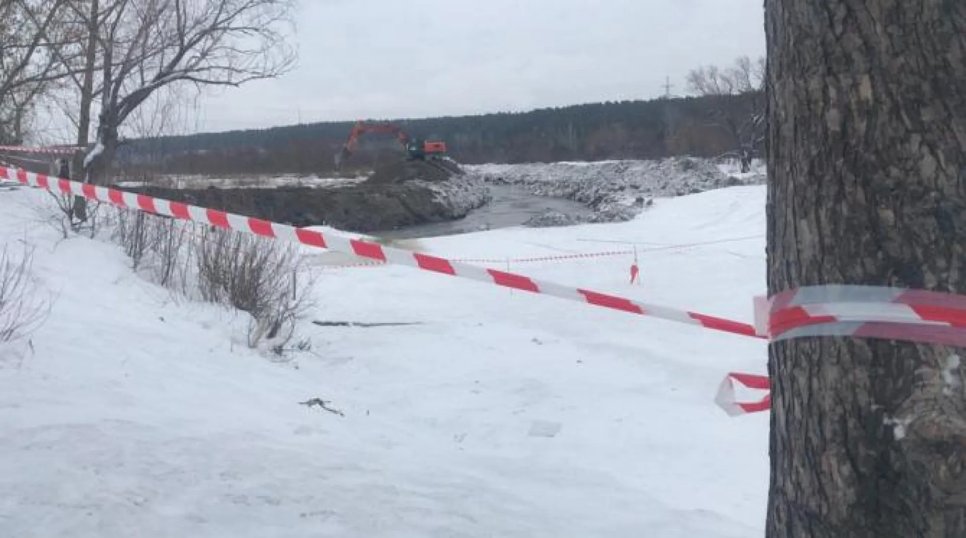 Проводятся работы по возвращению прежнего русла реки Барнаулки