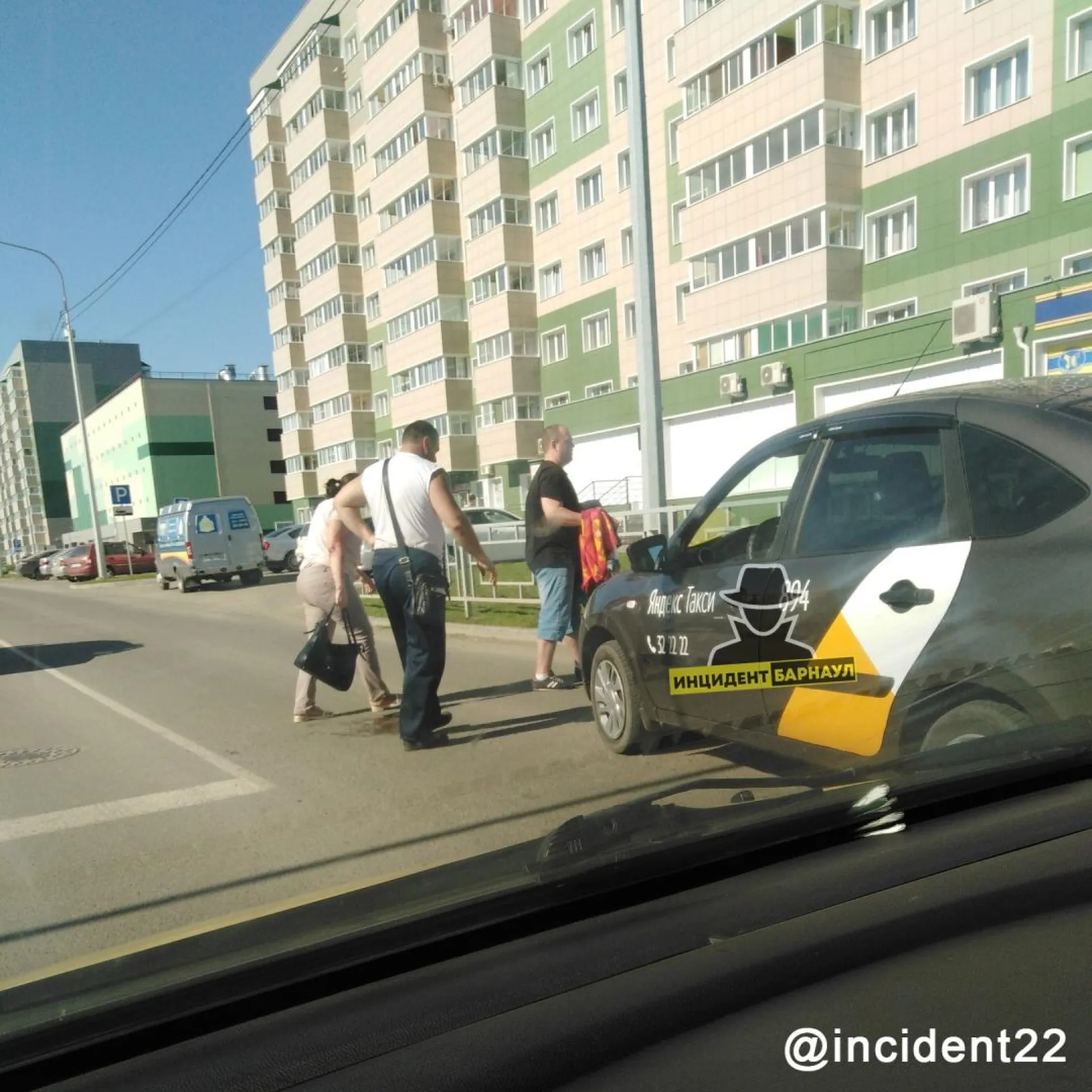 Соцсети: женщину сбили на пешеходном переходе в Барнауле
