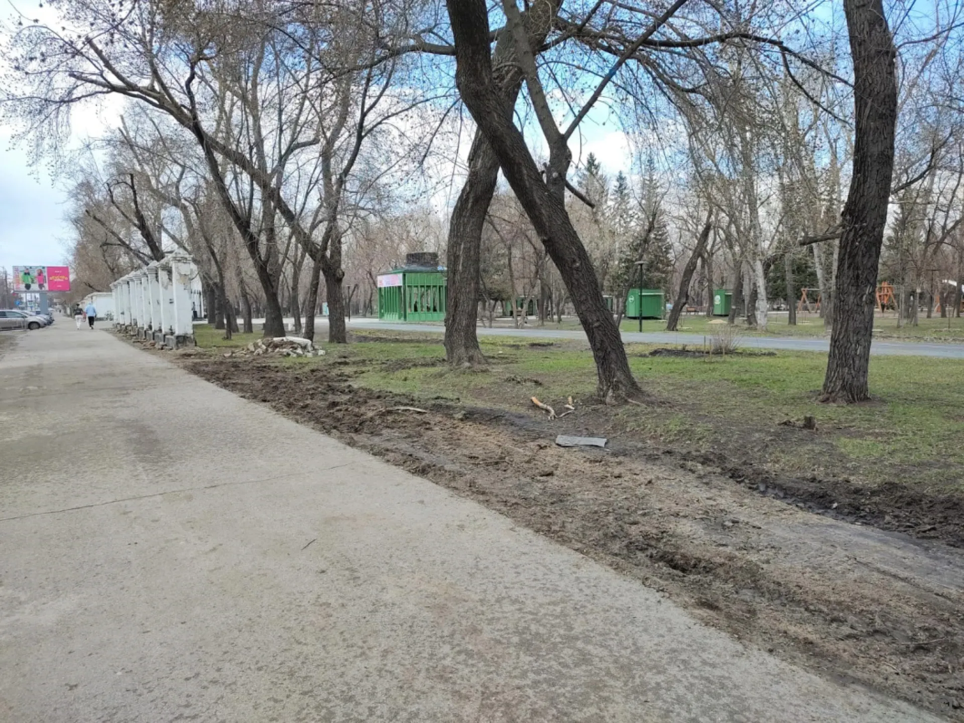 К благоустройству городских парков приступили в Барнауле