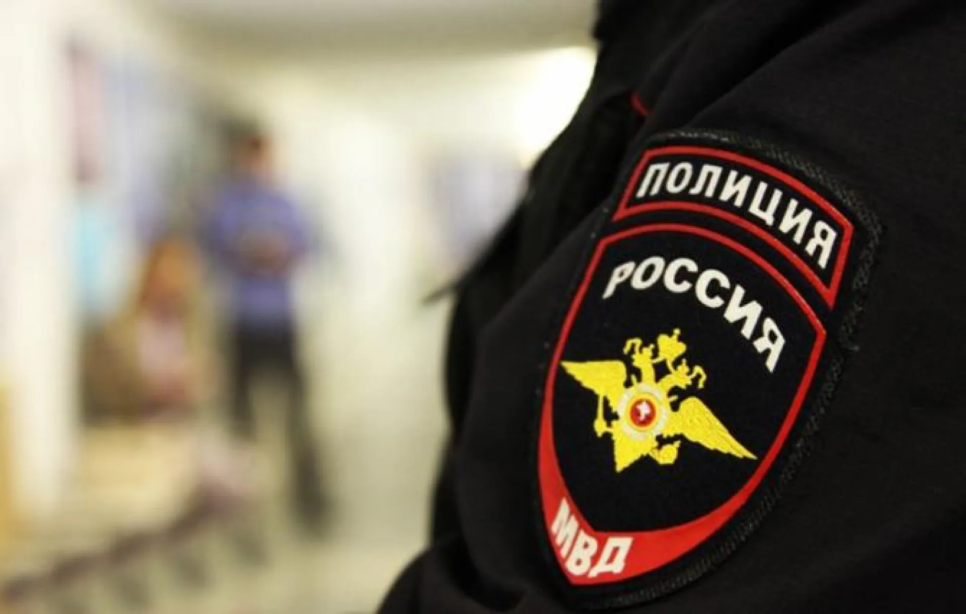 Житель Алтайского края жестоко избил полицейского