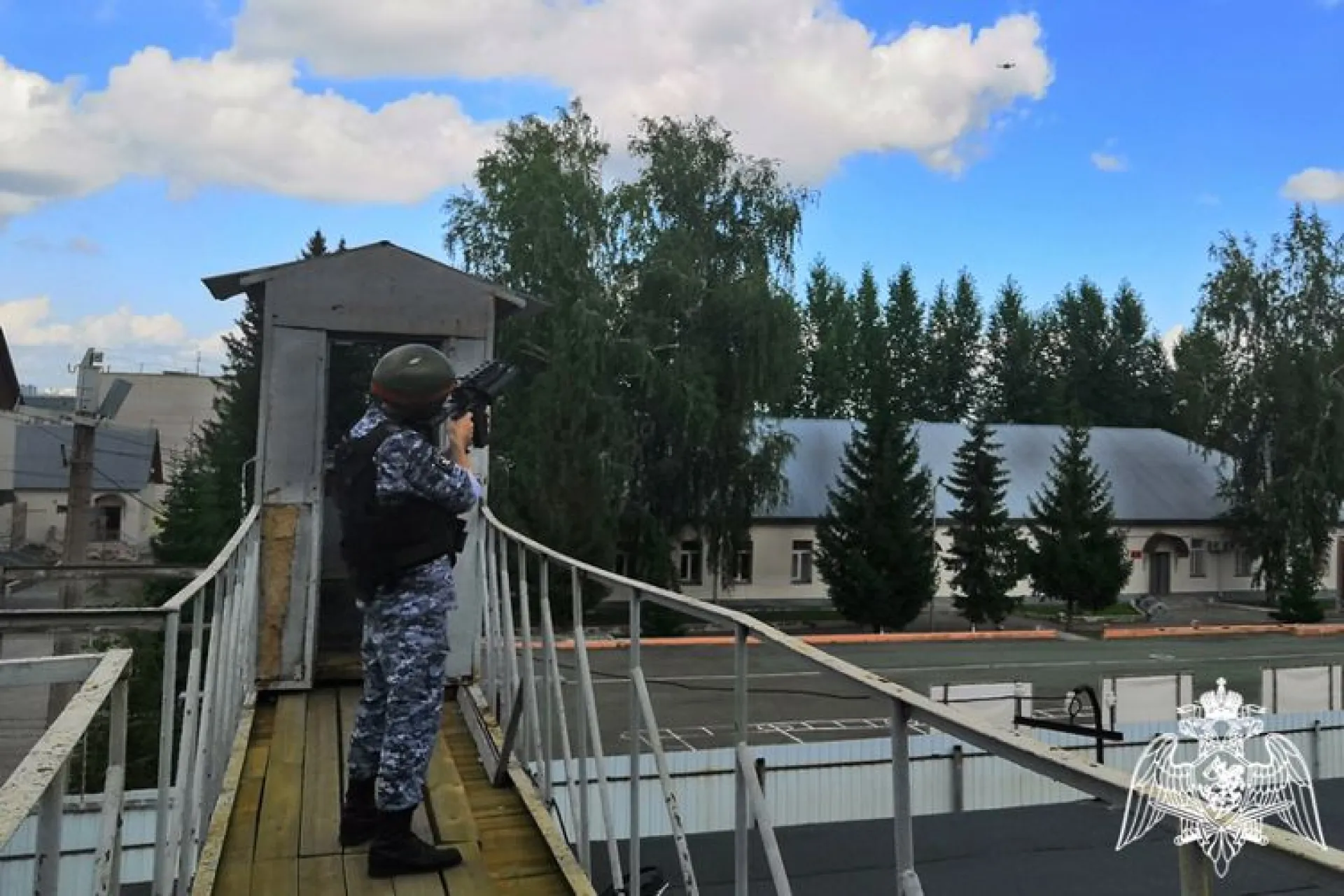Росгвардейцы Алтайского края получили мощный блокиратор квадрокоптеров