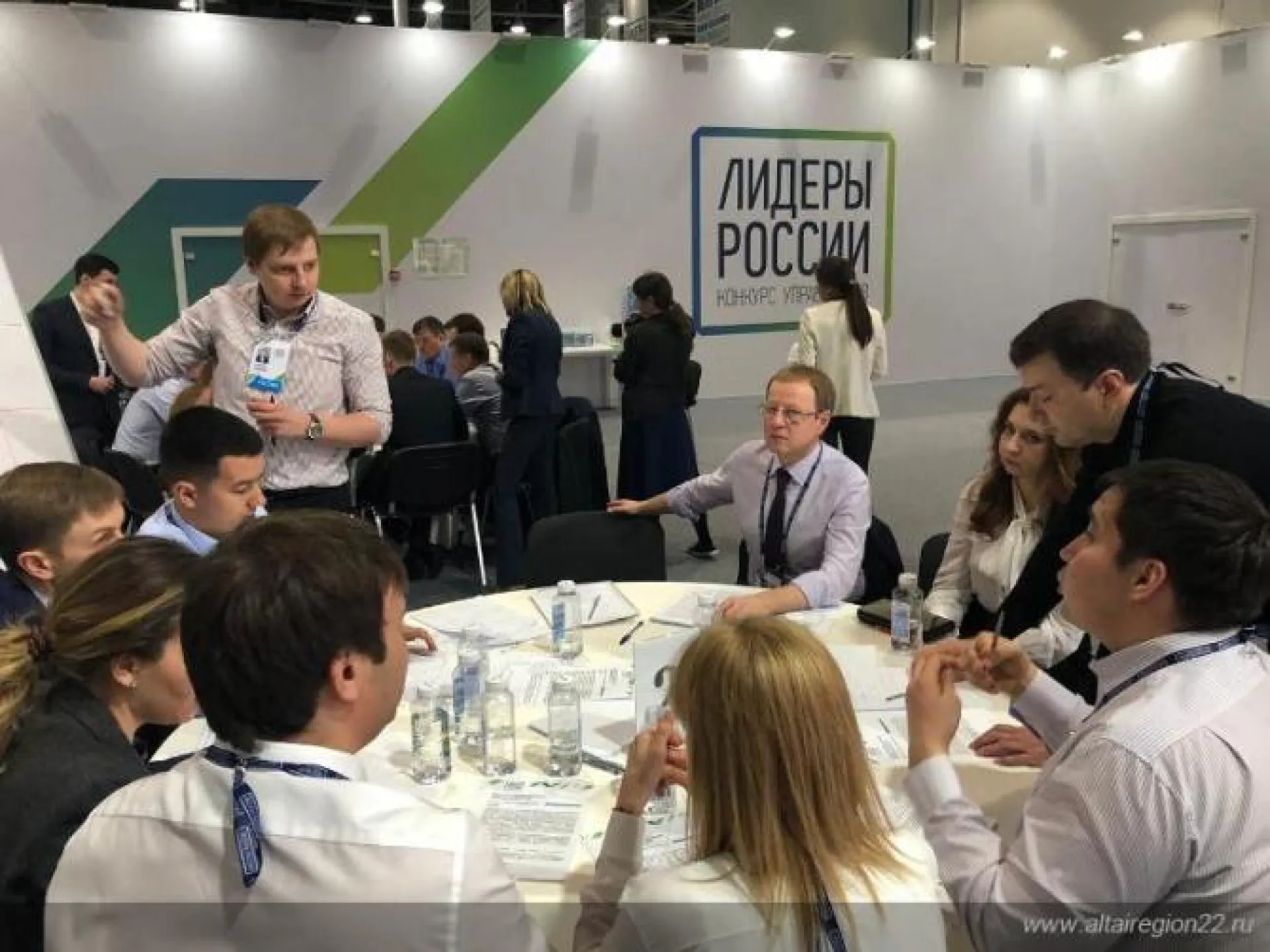 Виктор Томенко с участниками конкурса «Лидеры России» работал над развитием туристического потенциала Алтайского края Виктор Томенко с участниками конкурса «Лидеры России» работал над развитием туристического потенциала Алтайского края