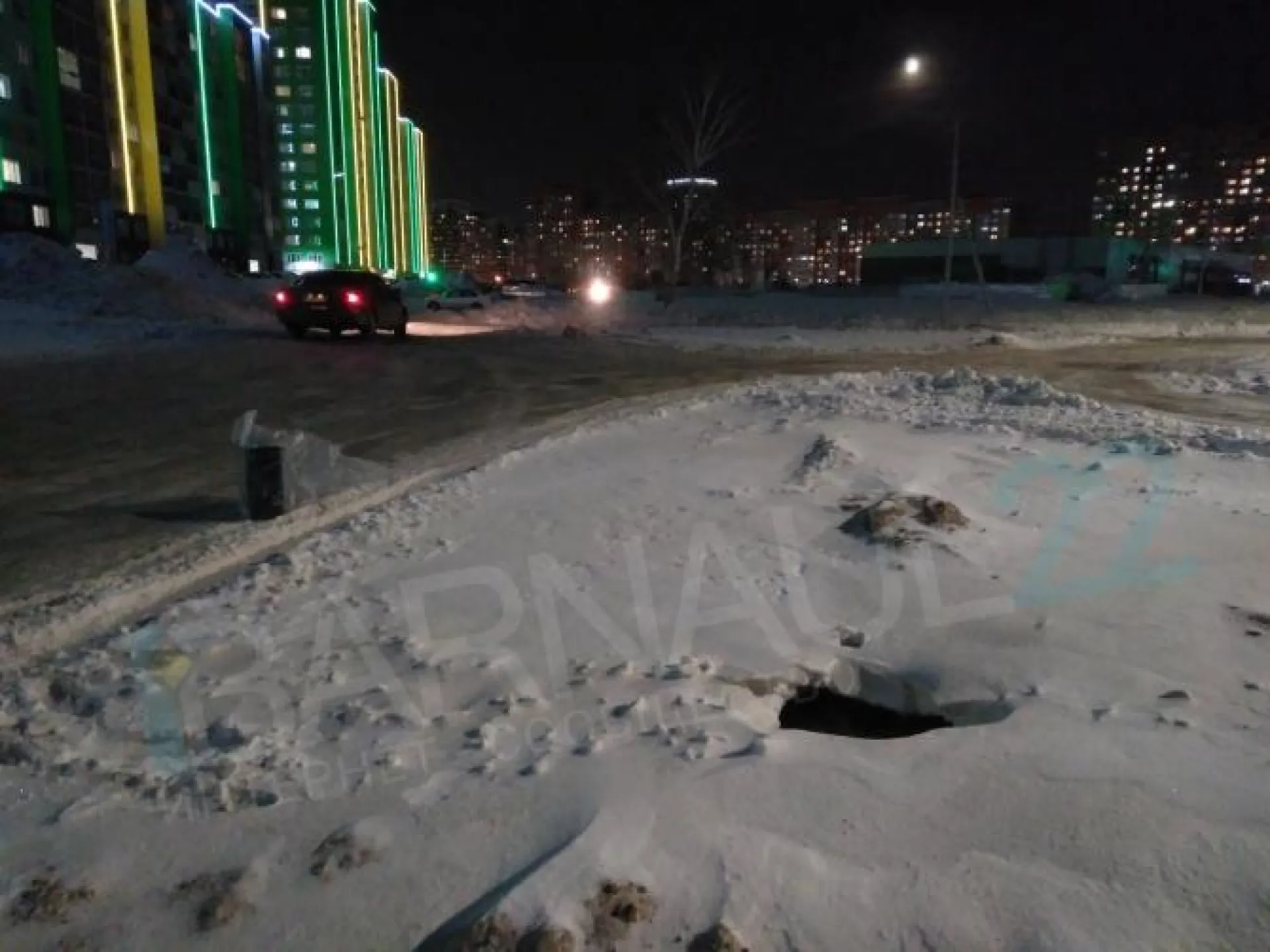 Следователи разыскивают девочку, упавшую в колодец в Барнауле