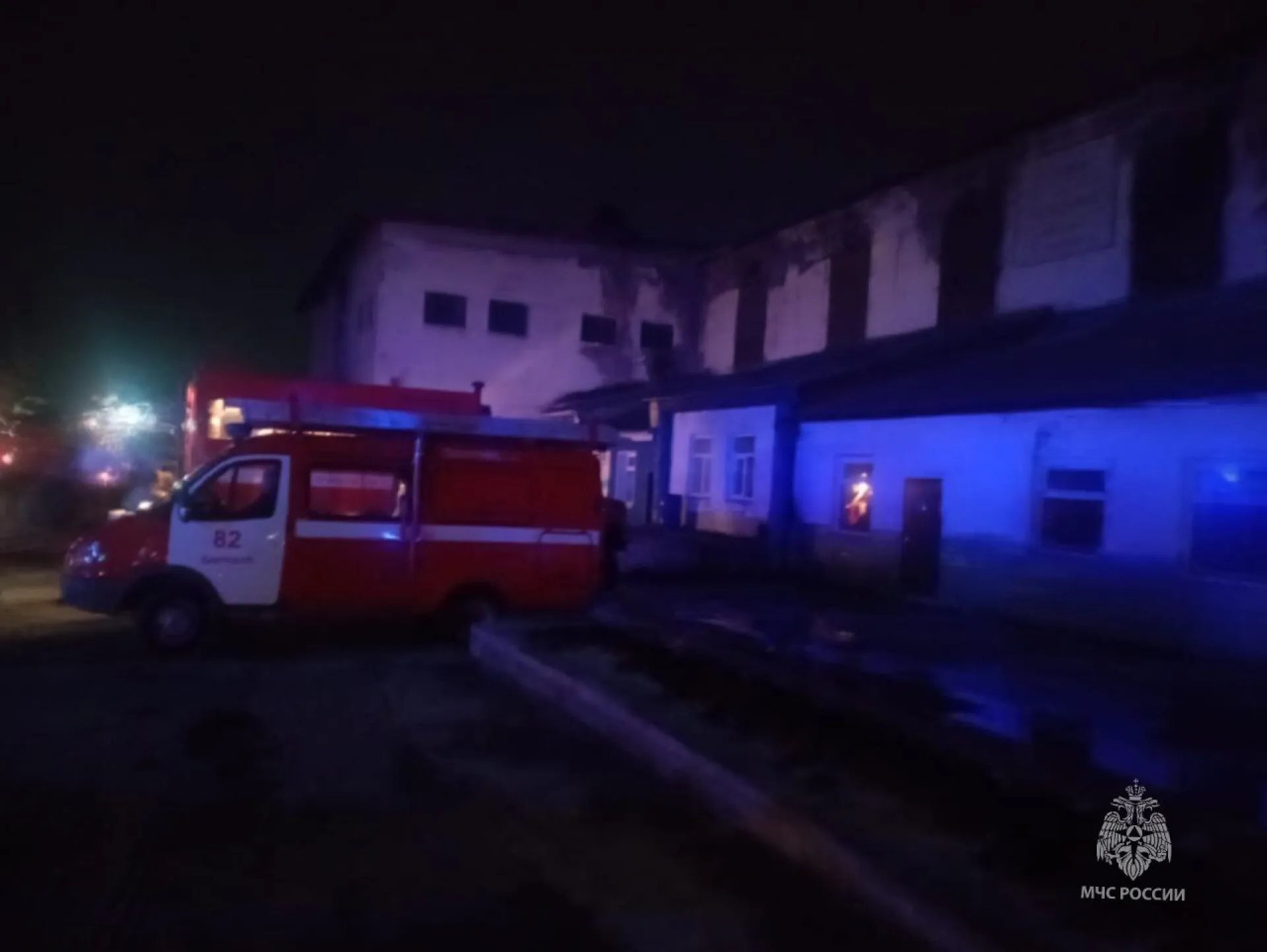 Производственный цех загорелся в Барнауле Производственный цех загорелся в Барнауле