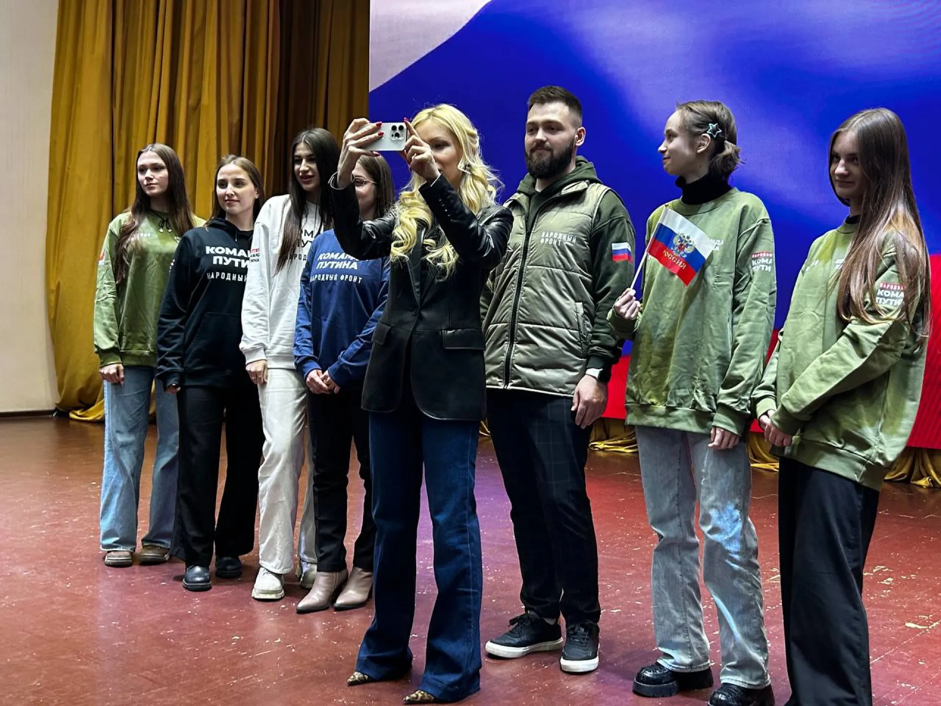 Блогеры, ипотека и СВО: Екатерина Мизулина встретилась с молодежью в Барнауле