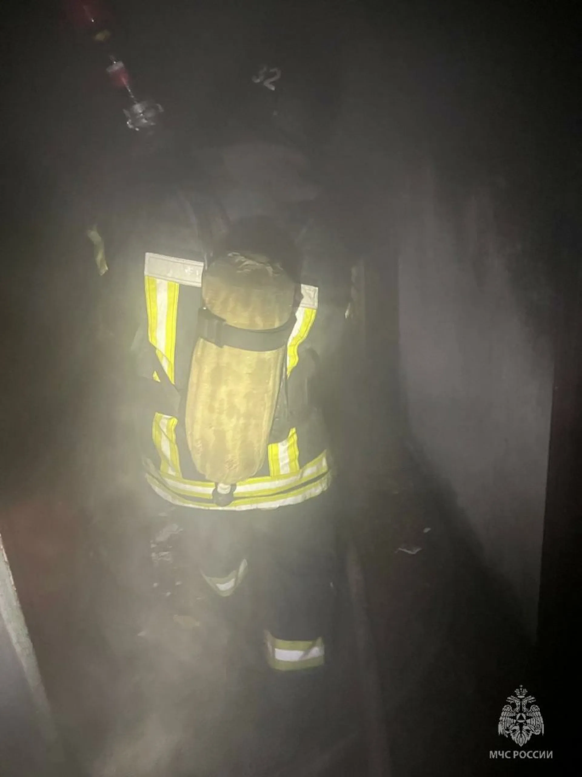 Жильцов спасли при пожаре в рубцовской пятиэтажке Жильцов спасли при пожаре в рубцовской пятиэтажке