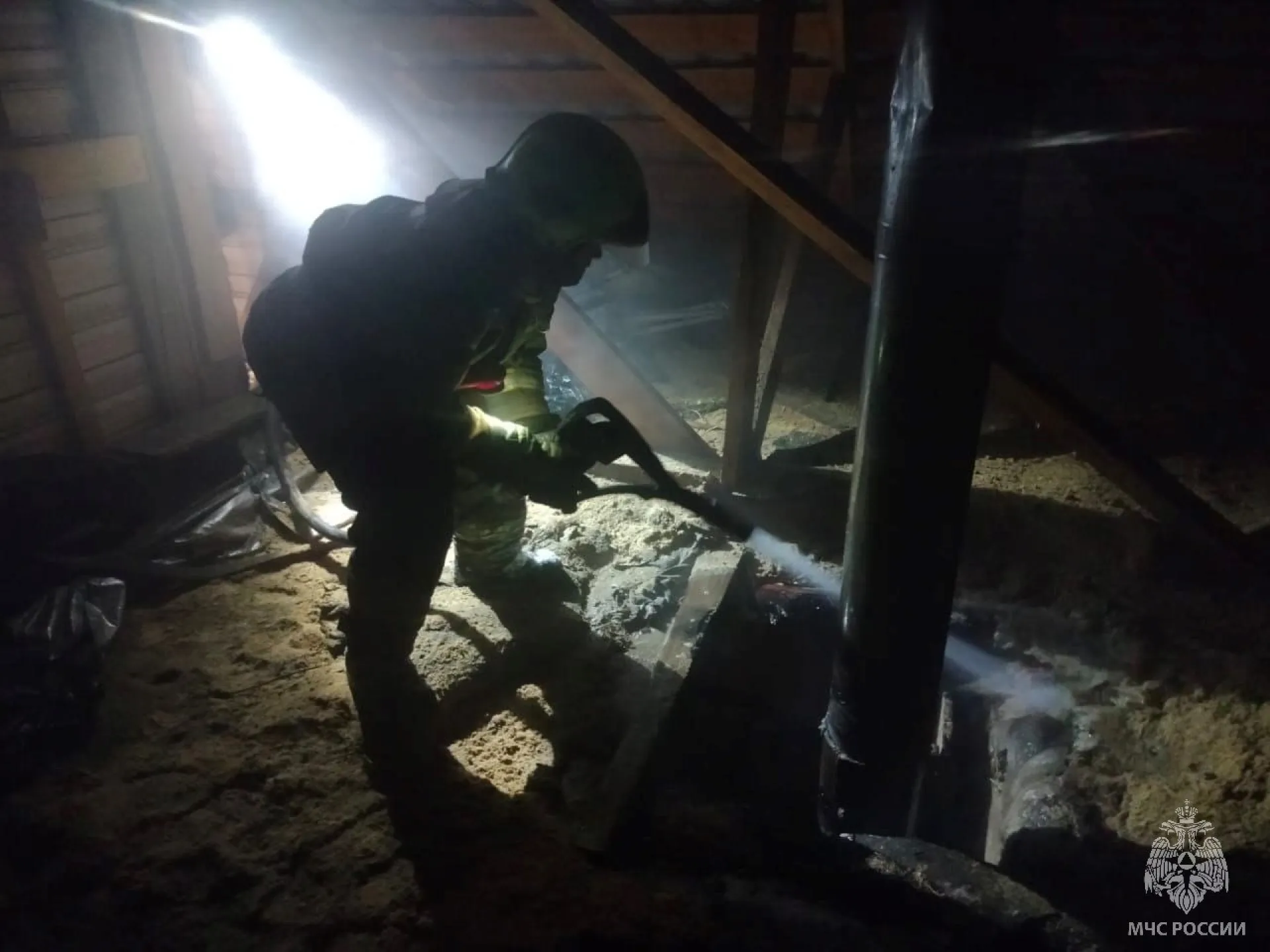 Семью спасли при пожаре в Рубцовске Семью спасли при пожаре в Рубцовске