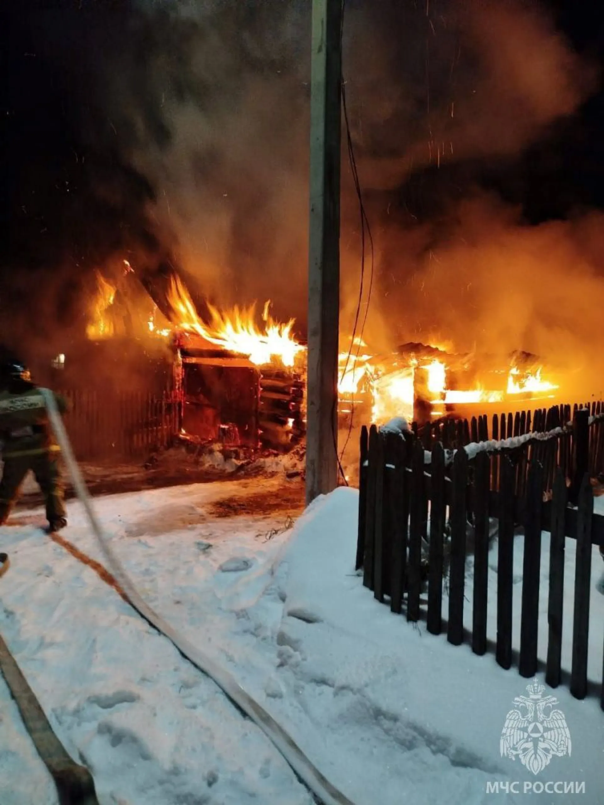 Пожар произошел рано утром в Заринске