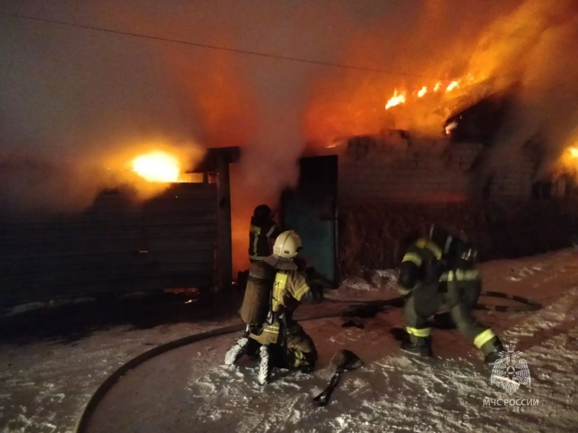 Два человека пострадали при пожаре в Рубцовске в преддверии Нового года