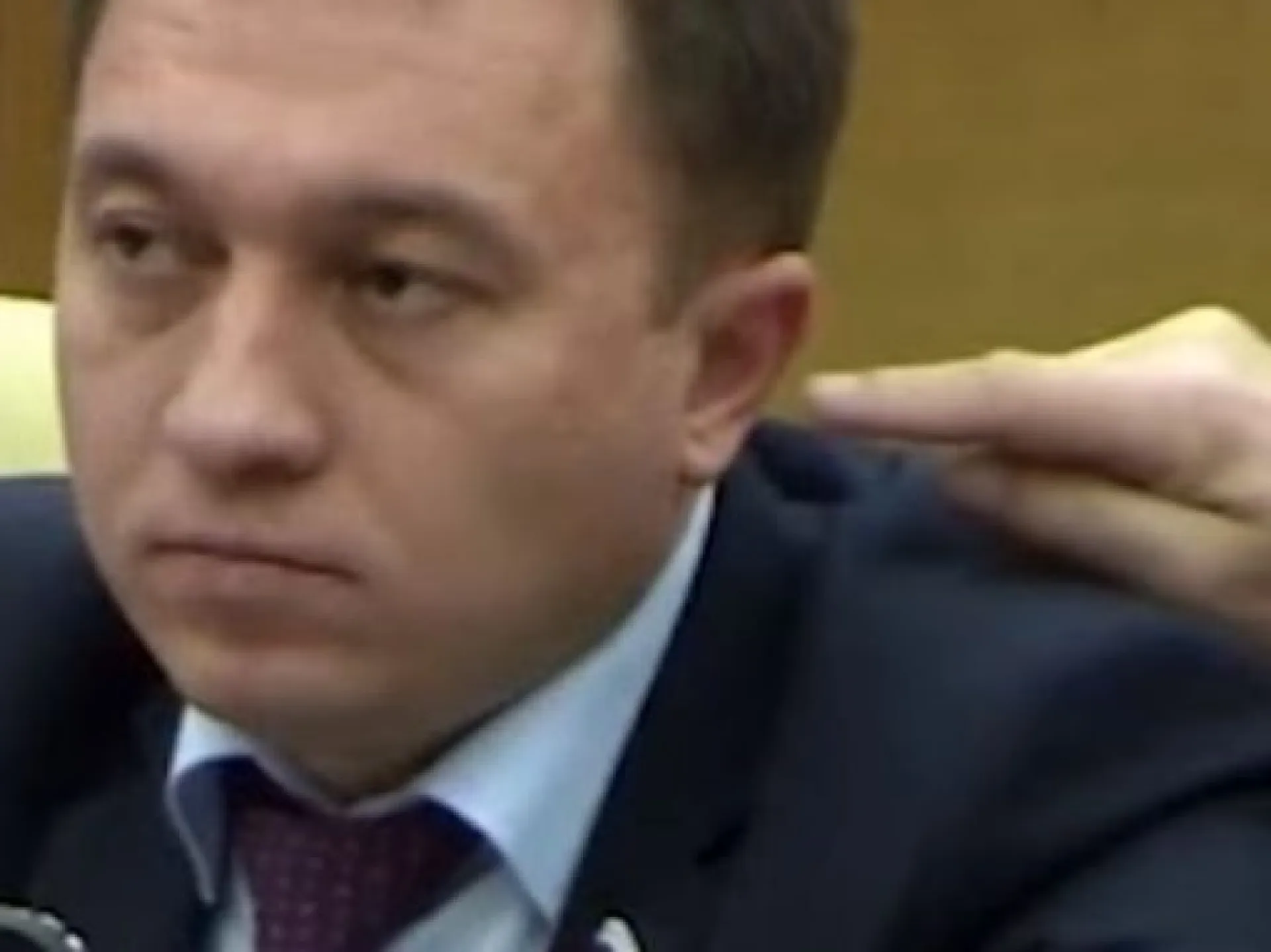 «Ничто меня от работы отвлечь не может»: депутат Госдумы, которому засунули палец в ухо, прокомментировал произошедшее «Ничто меня от работы отвлечь не может»: депутат Госдумы, которому засунули палец в ухо, прокомментировал произошедшее