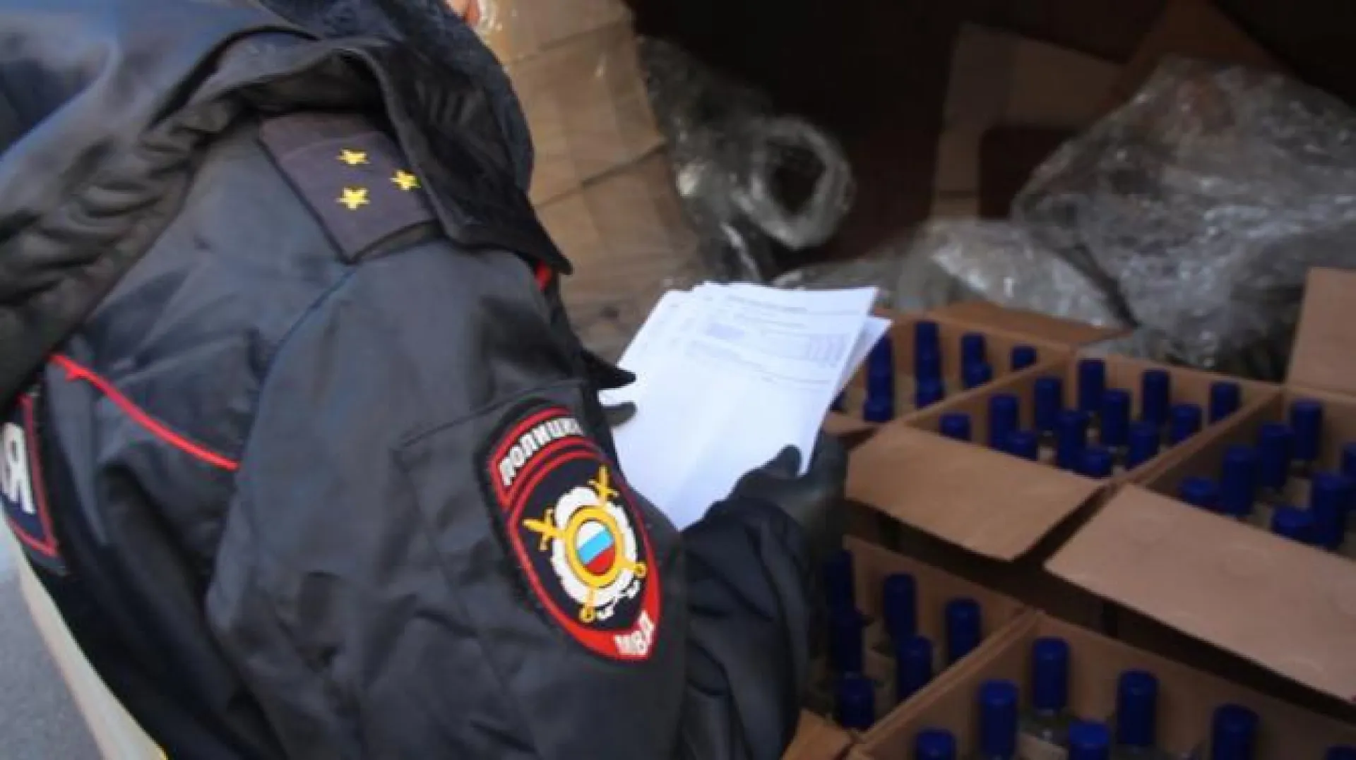 Большую партию контрафактного алкоголя задержали змеиногорские полицейские 