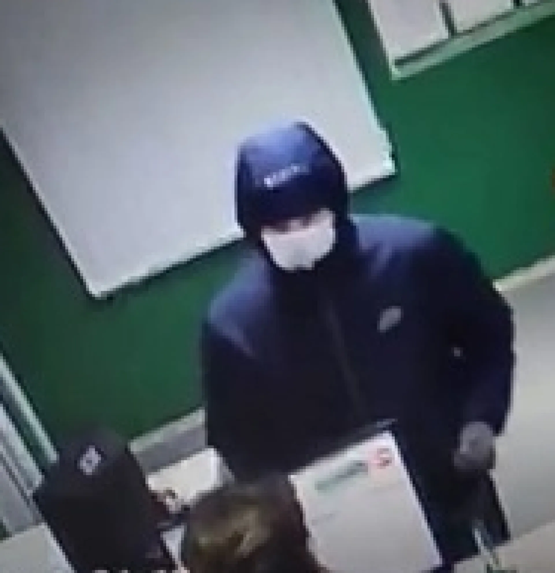 Полицейские просят помощи в розыске преступника в Барнауле Полицейские просят помощи в розыске преступника в Барнауле