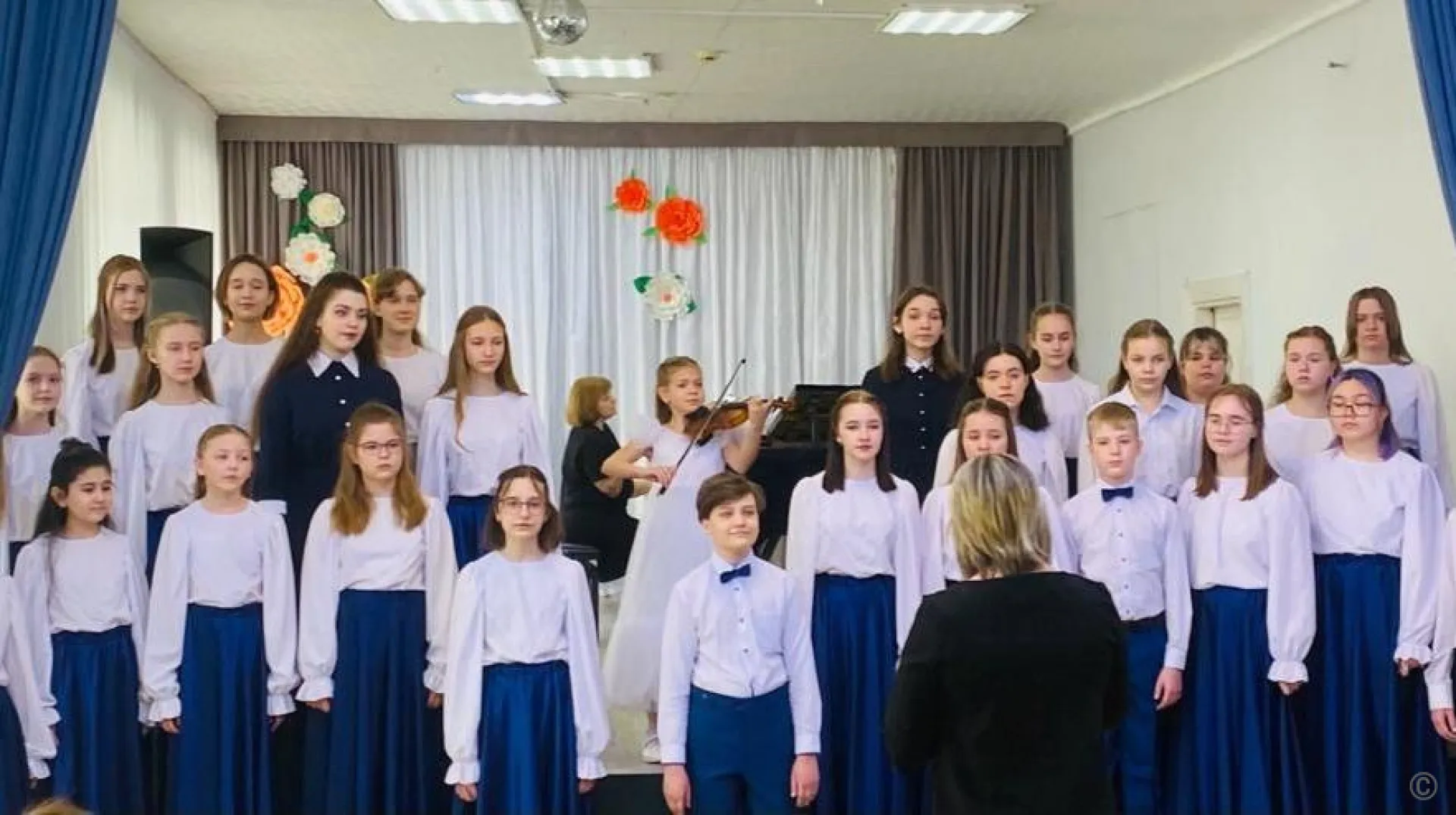 Около 300 юных музыкантов Барнаула выступили на городском конкурсе по академическому пению Около 300 юных музыкантов Барнаула выступили на городском конкурсе по академическому пению