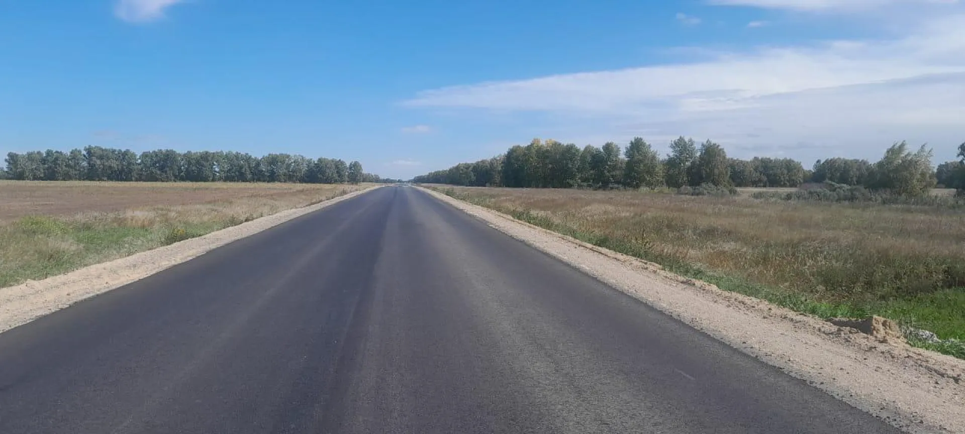 Специалисты обновляют дороги в Благовещенском районе
