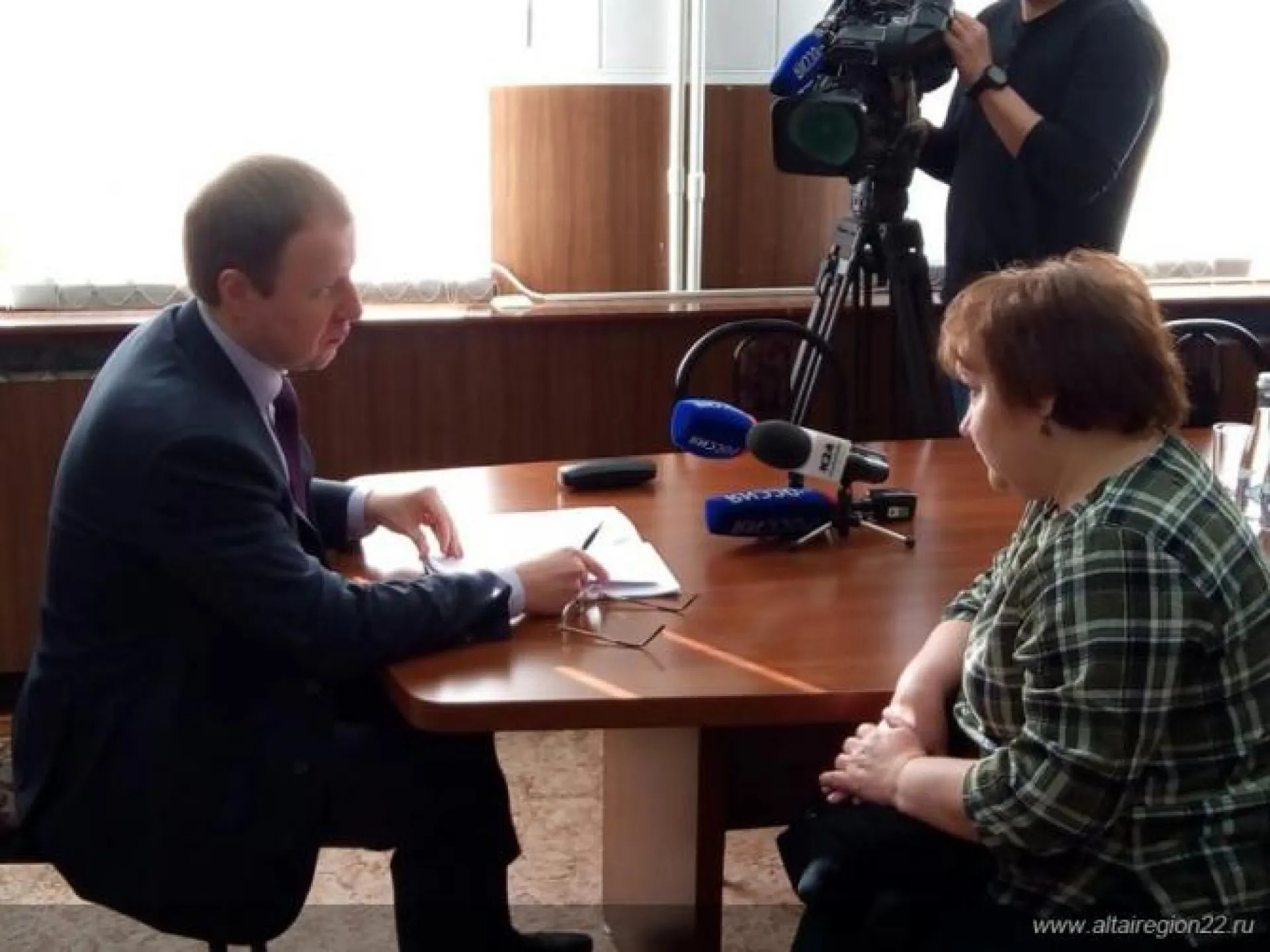 Правительство Алтайского края начало работу на выезде в Каменском районе Правительство Алтайского края начало работу на выезде в Каменском районе